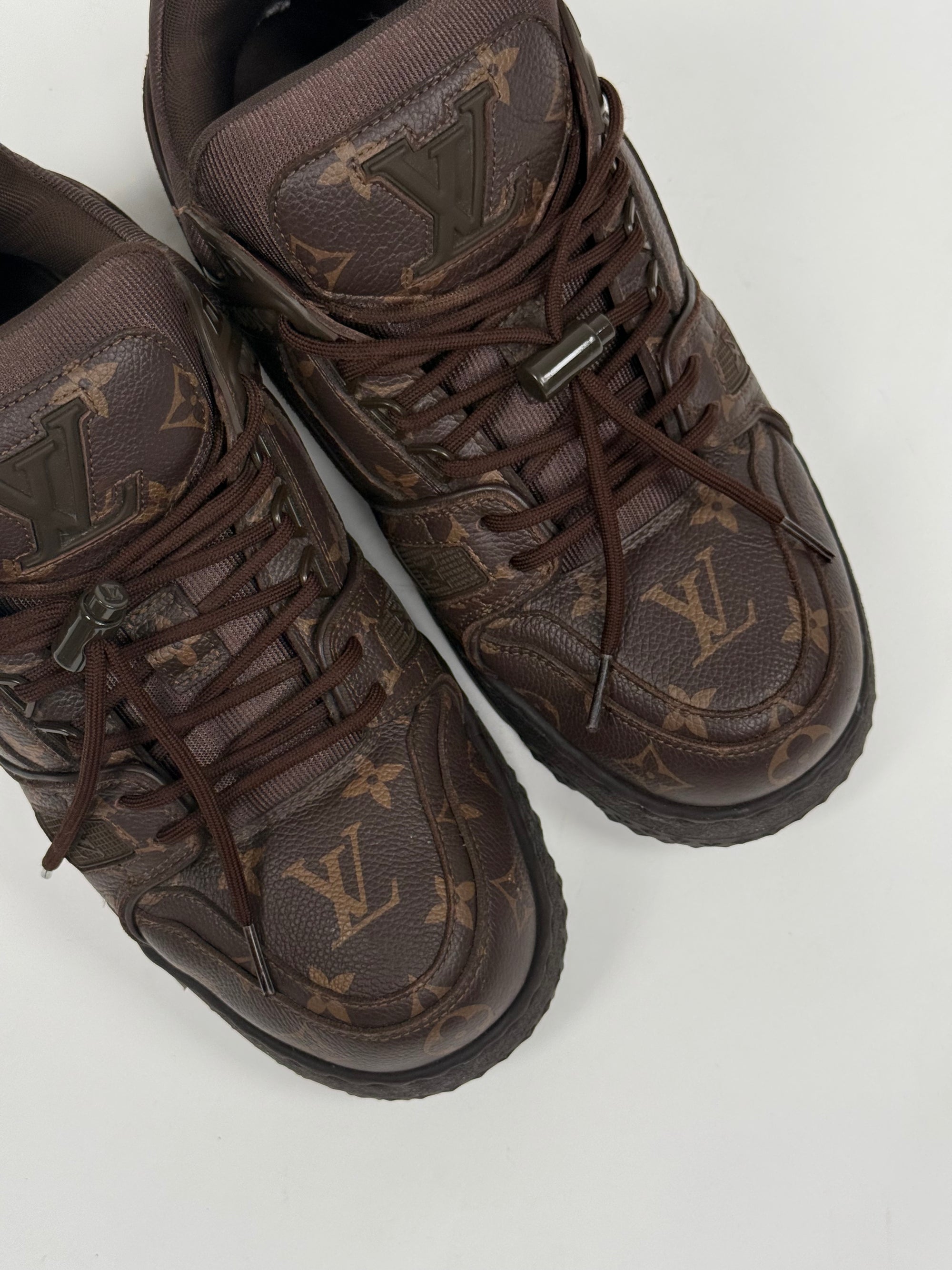 Louis Vuitton trainer maxi Size 7.5=41.5 veste 42.5 marroni