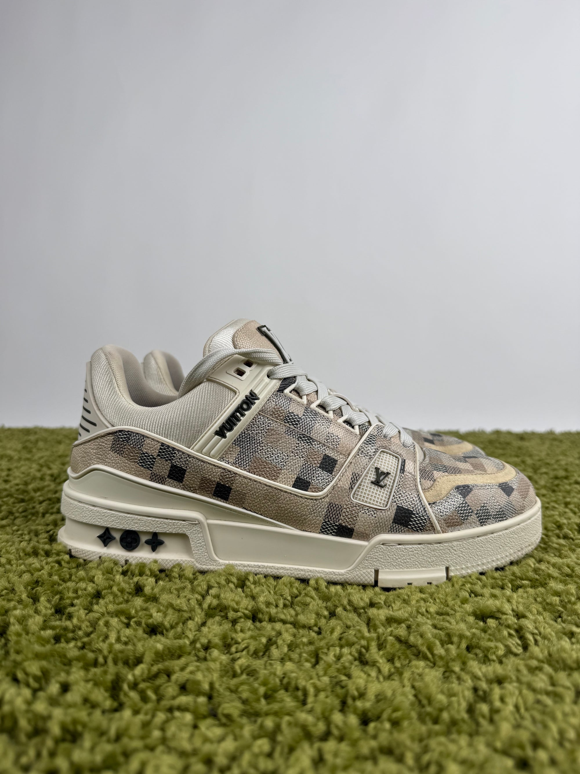 Louis Vuitton Trainer 41 veste 42