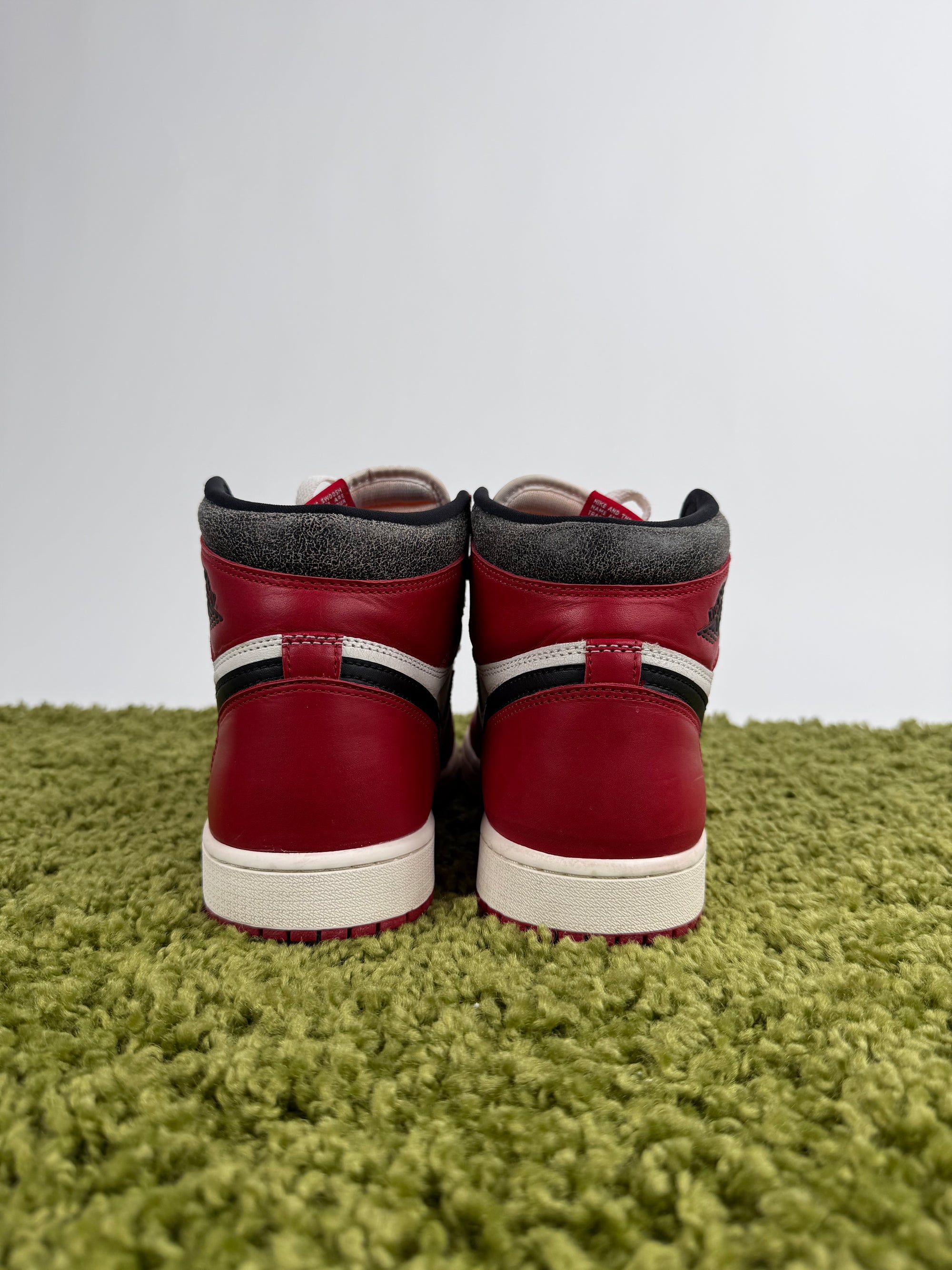 Nike Air Jordan 1 Retro High OG Chicago Lost and Found 44.5