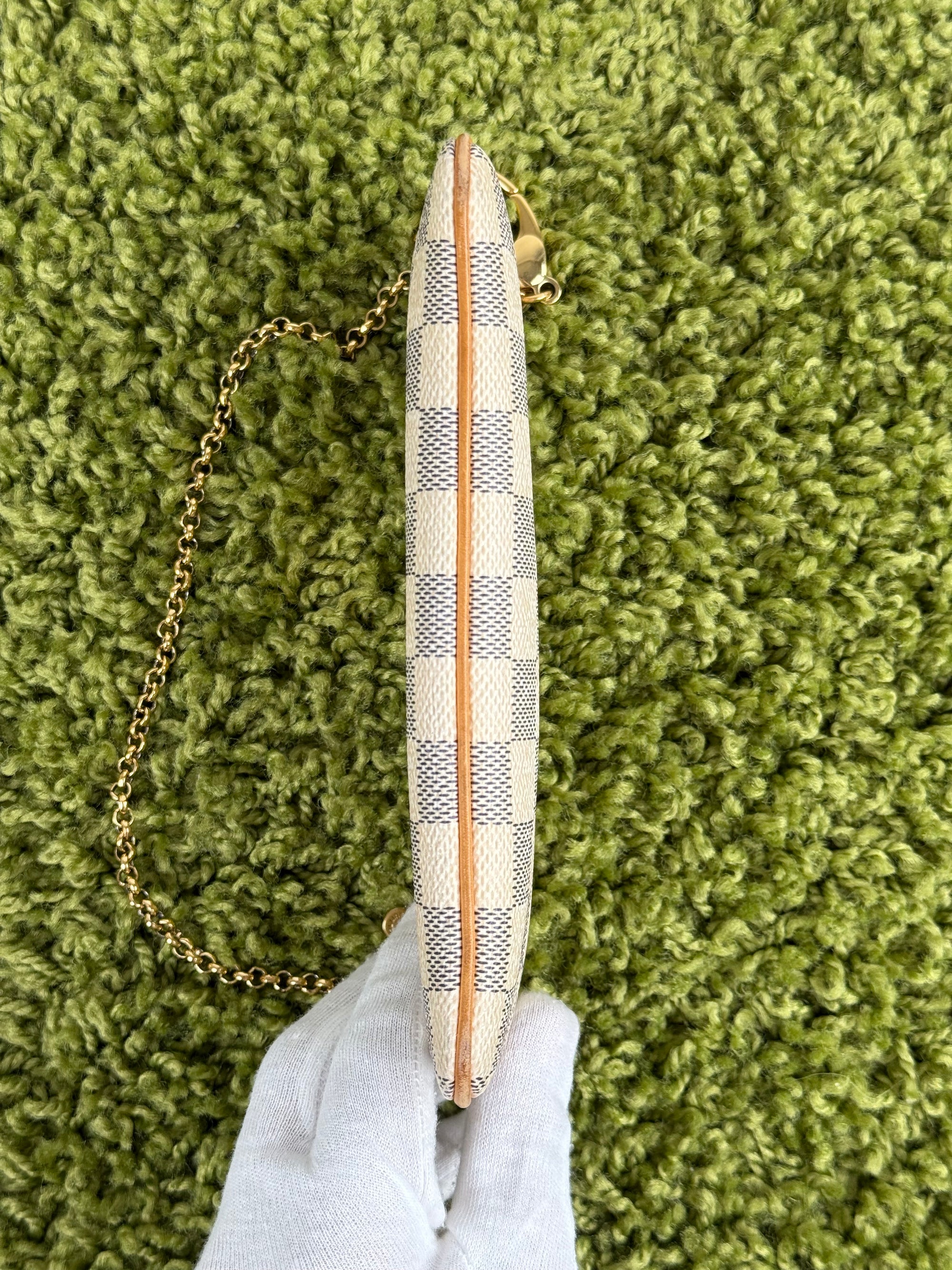 Pochette Milla Mm Louis Vuitton Bianca