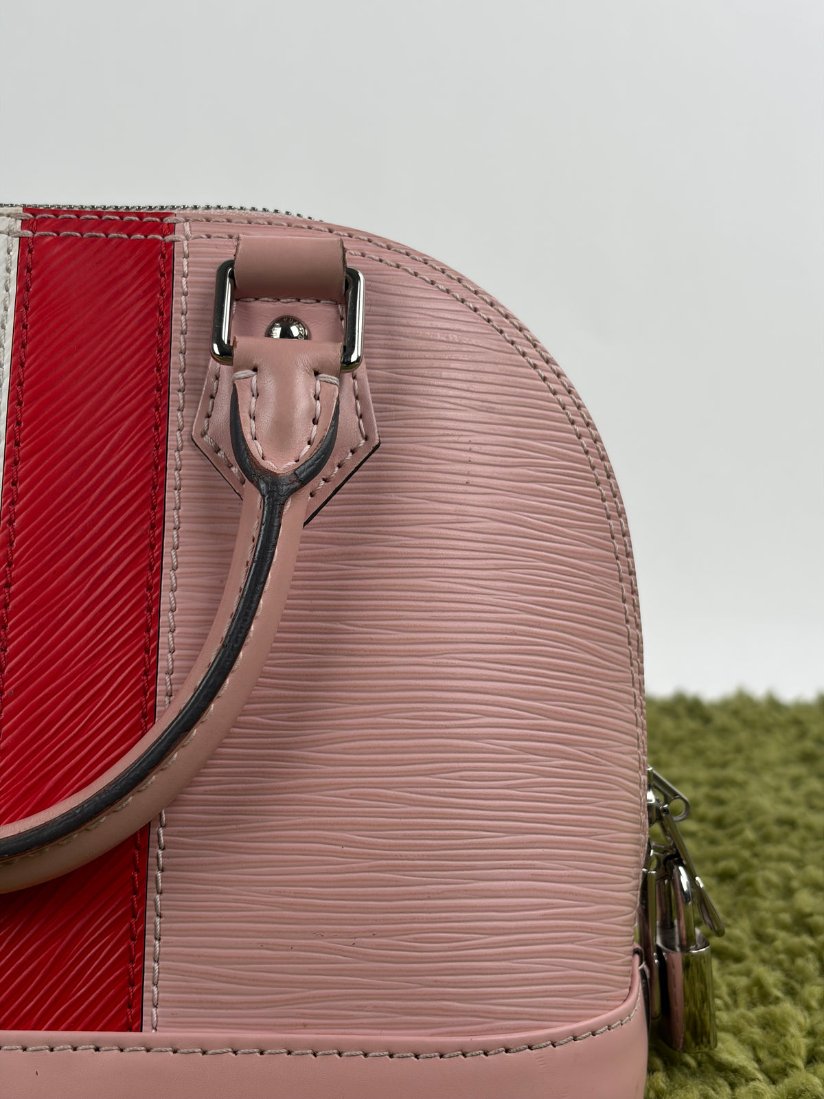 Borsa Louis Vuitton Alma BB Rosa