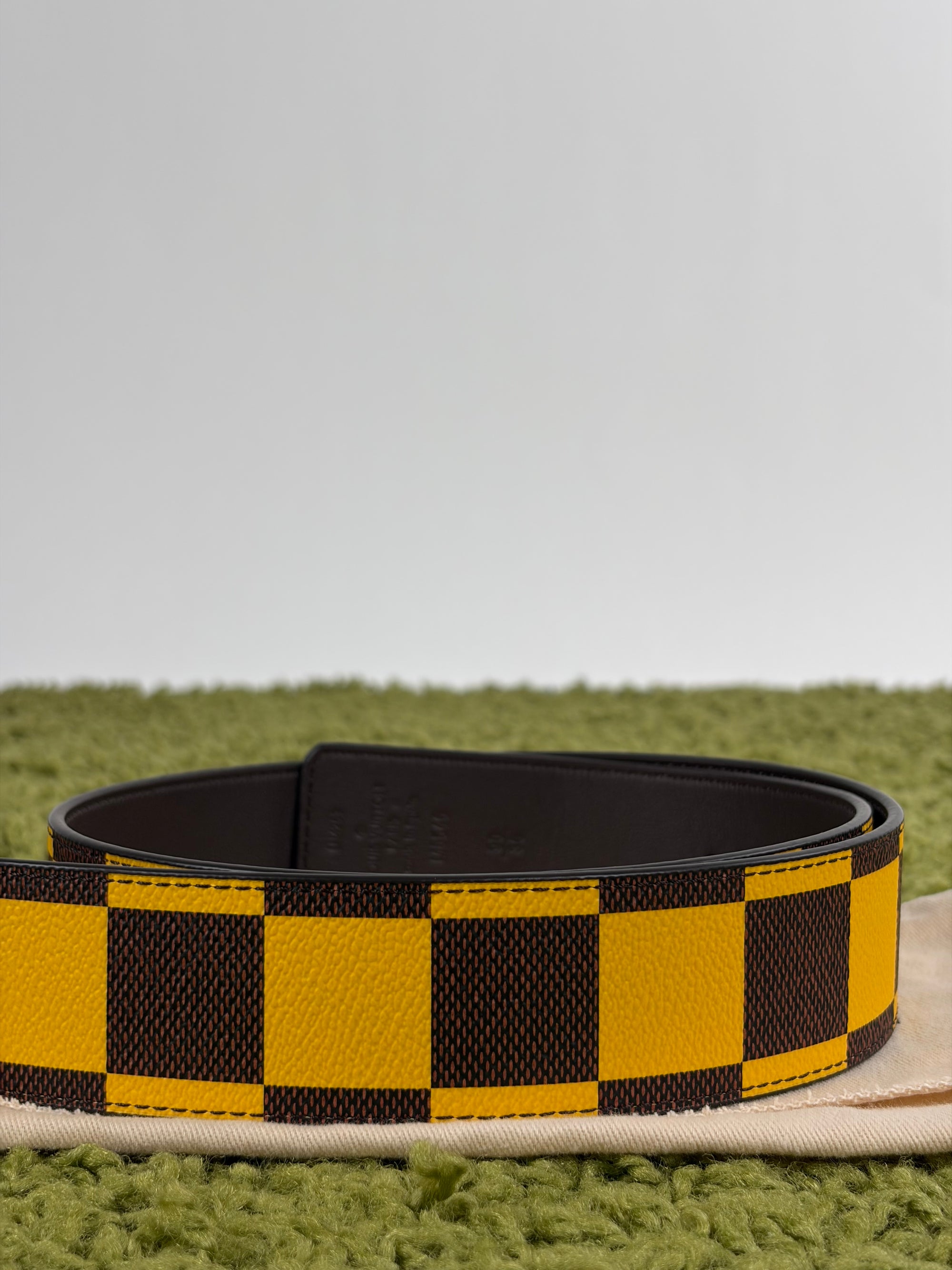 Cintura Louis Vuitton initiales Size 90 gialla e marrone