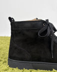 Louboutin Size 44 nere in camoscio