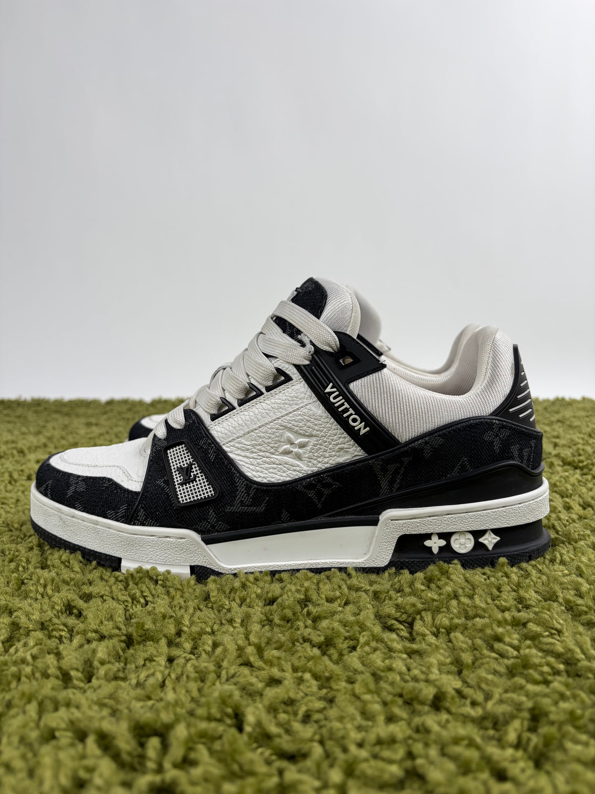 Louis Vuitton Trainer in Denim Nera  8.5