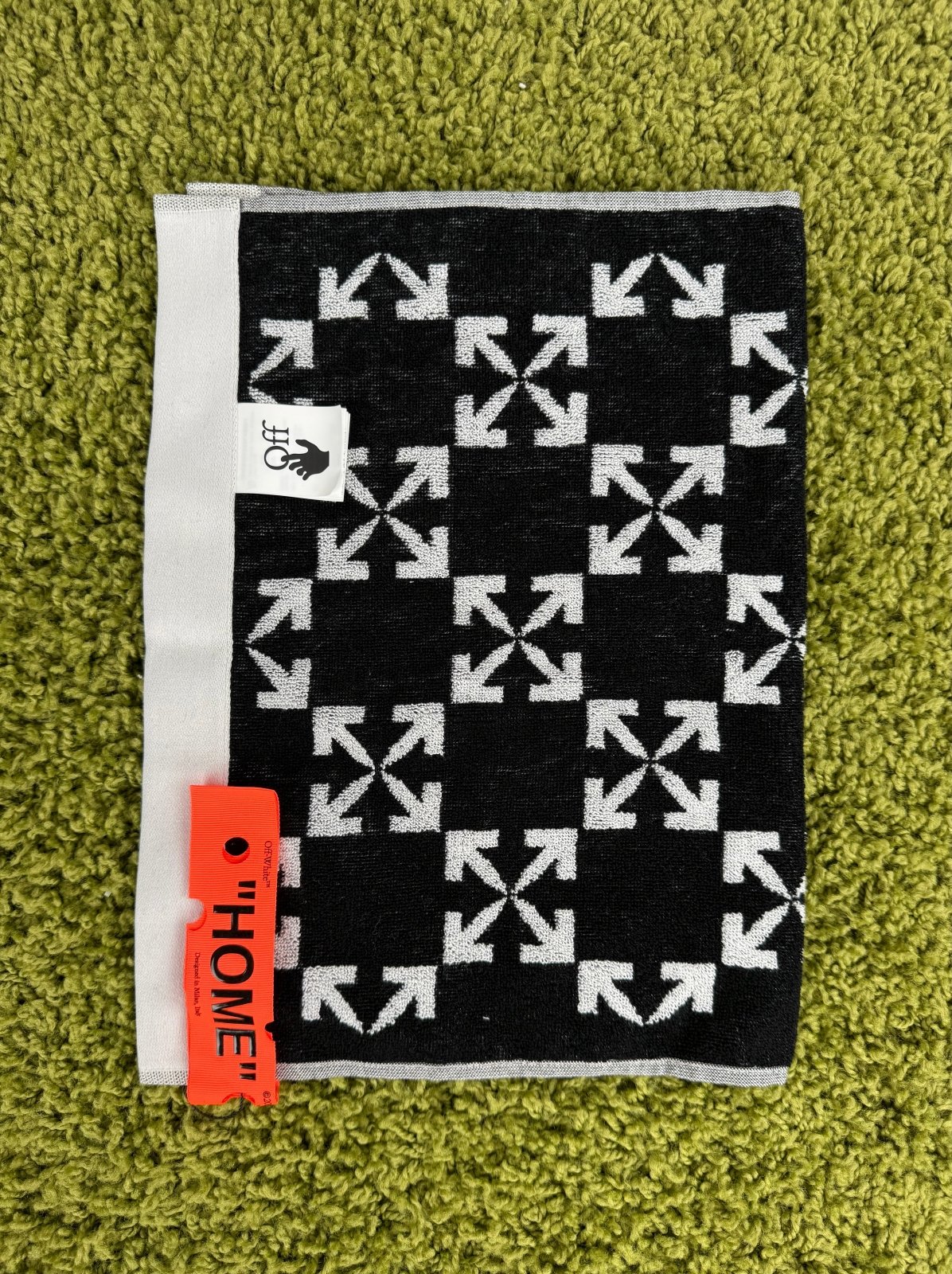 Telo da Bagno Off White grande e piccolo Nero Bianco - Second Hand Di Fiore