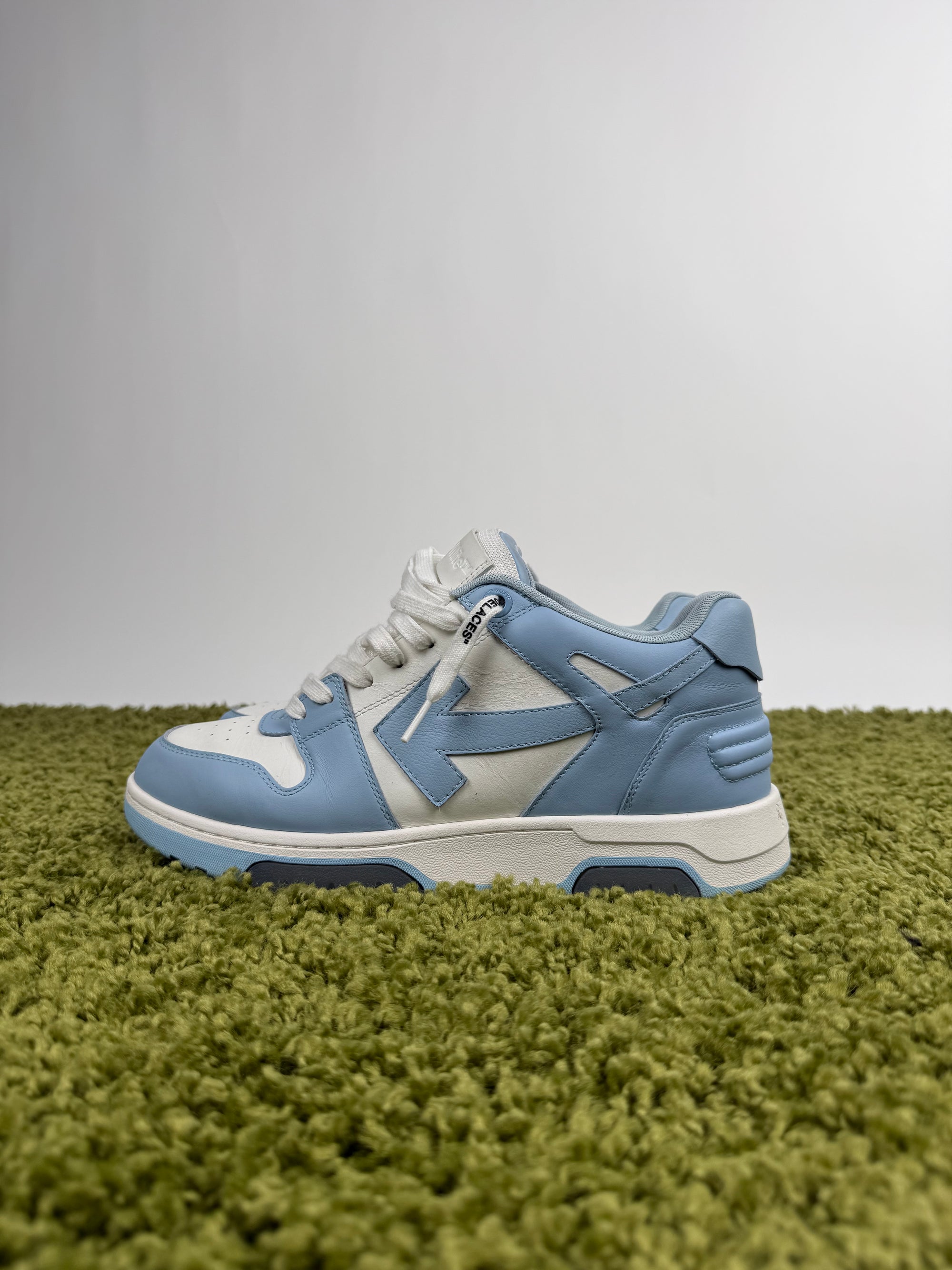 Off White Out Of Office 45