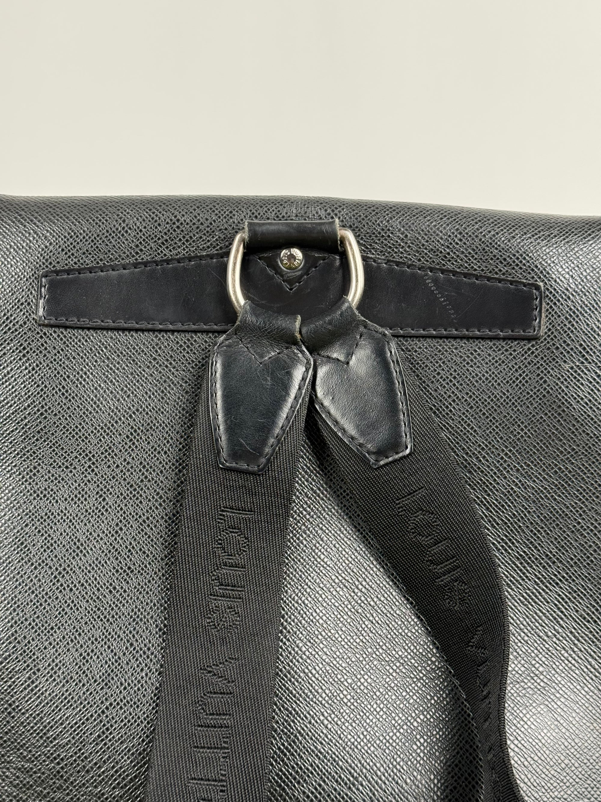 Zaino Cassiar Louis Vuitton in pelle Taiga Nero
