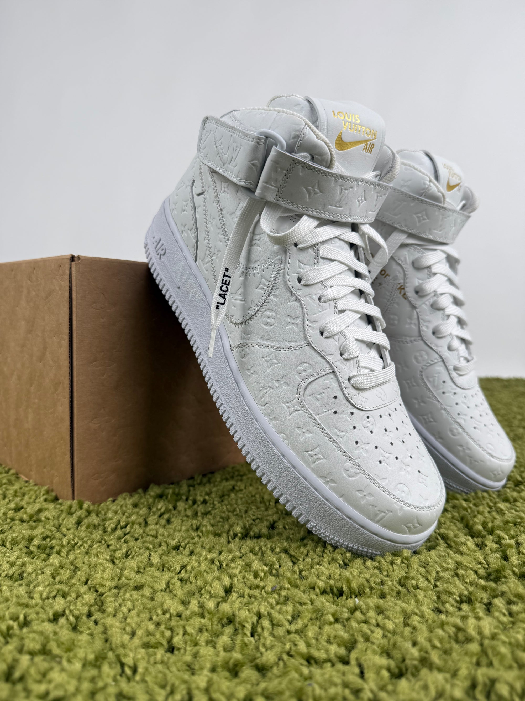 Louis Vuitton x Nike air force 1 High 42