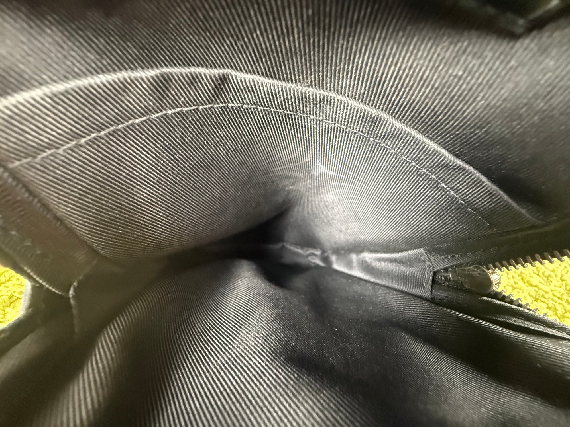 Zaino Monospalla Avenue Louis Vuitton Nero