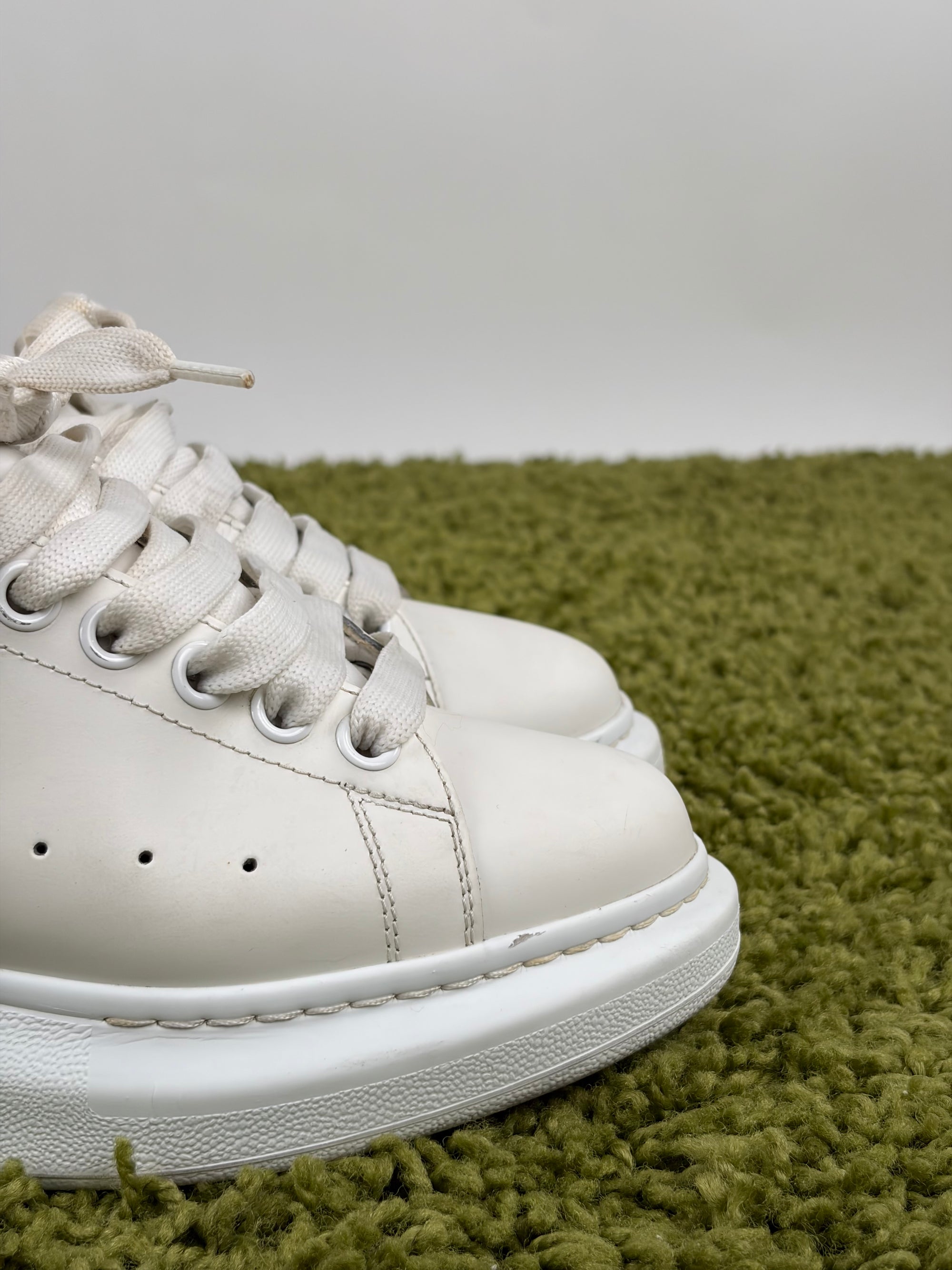 Mcqueen Size 39 bianche