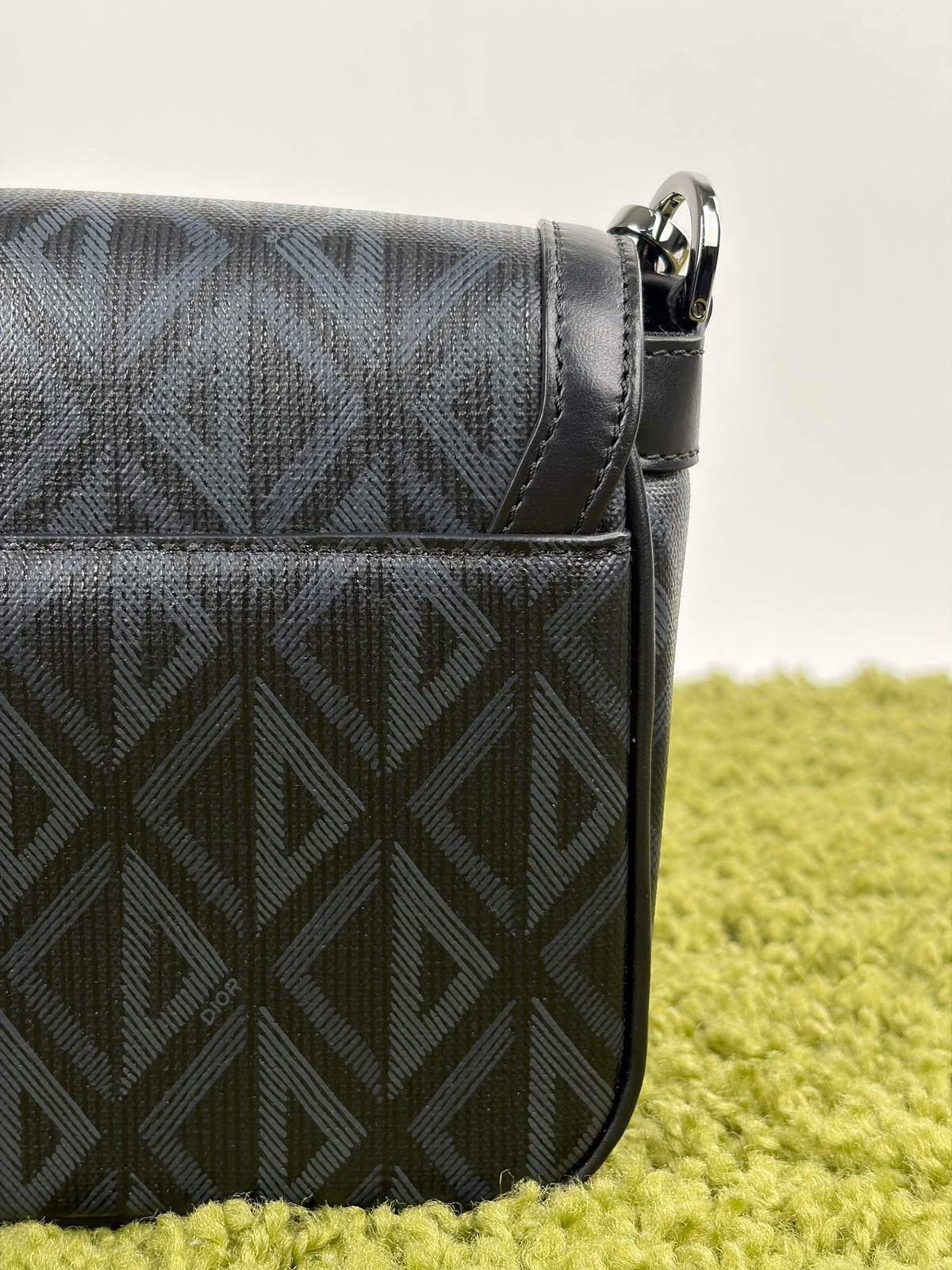 Borsello Christian Dior hit the road in tela CD