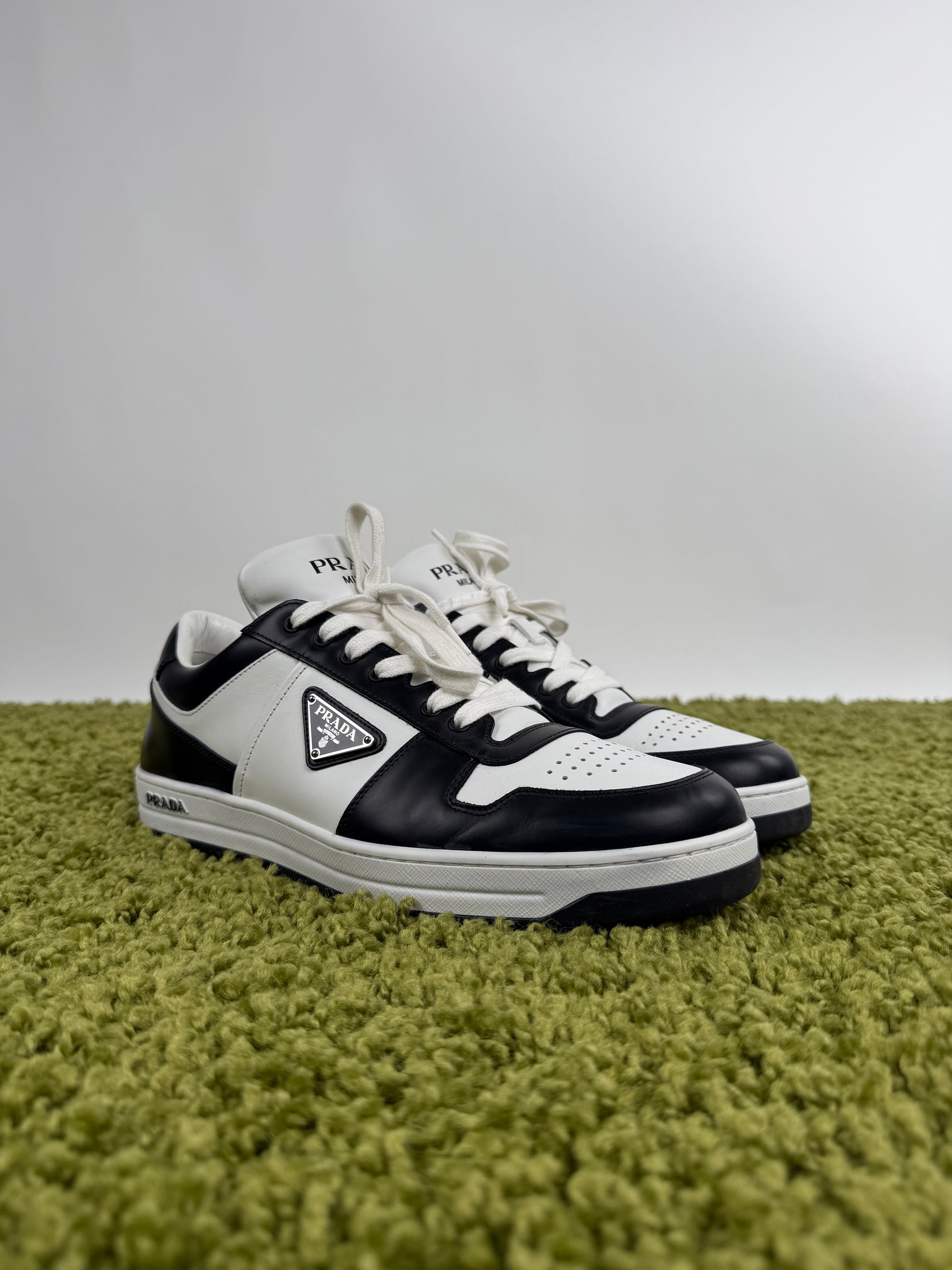 Prada Low sneaker in pelle 43