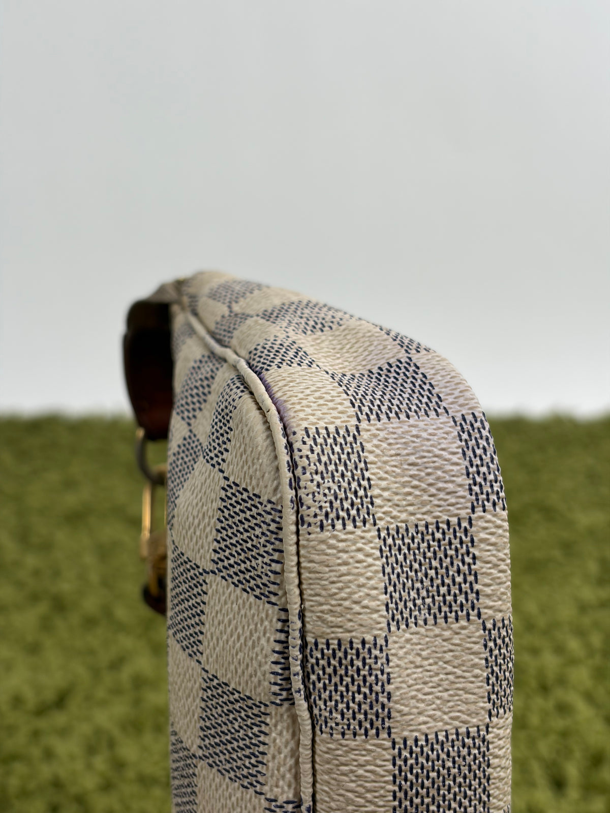 Pochette Accessories Louis Vuitton  in tela Damier Azur Bianca Monogram