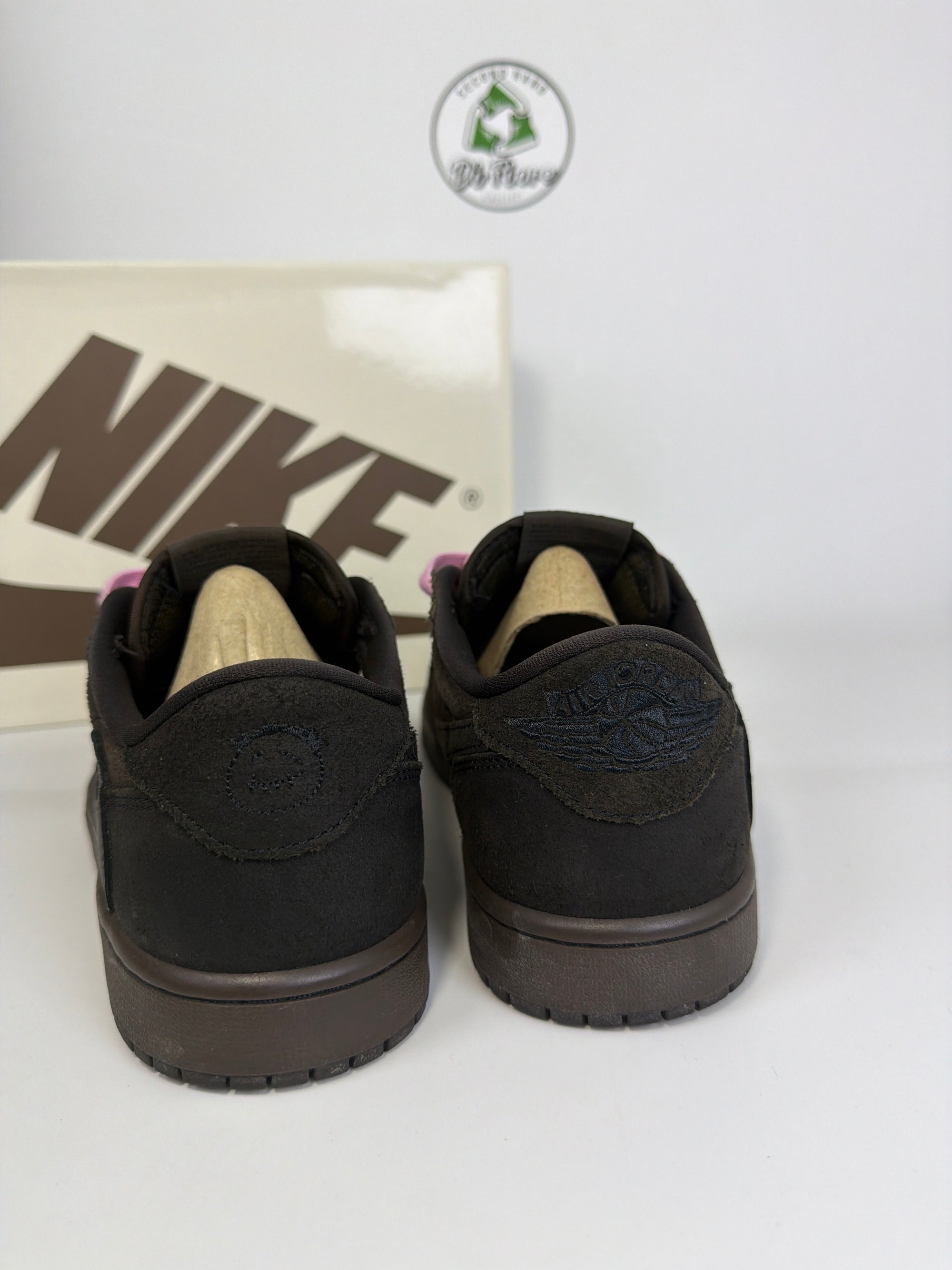 Jordan 1 Travis scott