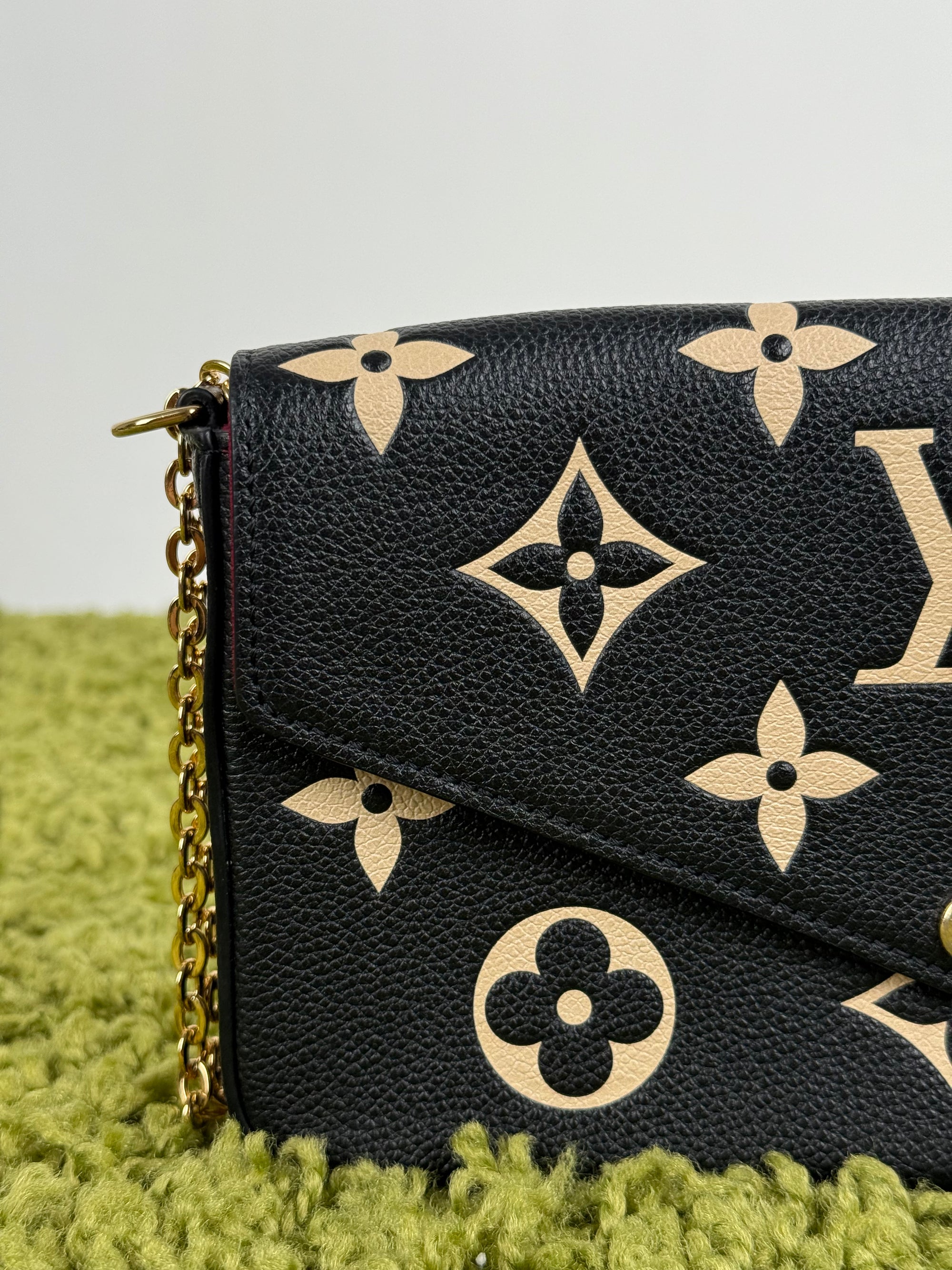 Pochette Louis Vuitton nera