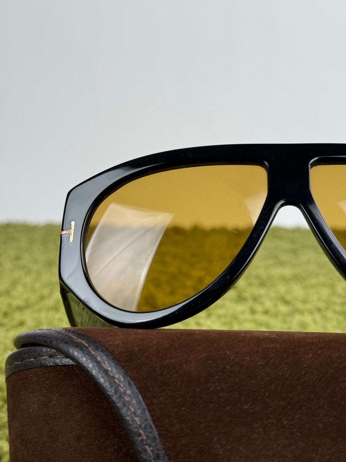 Occhiali da sole Tomford Nero con lenti gialle - Second Hand Di Fiore