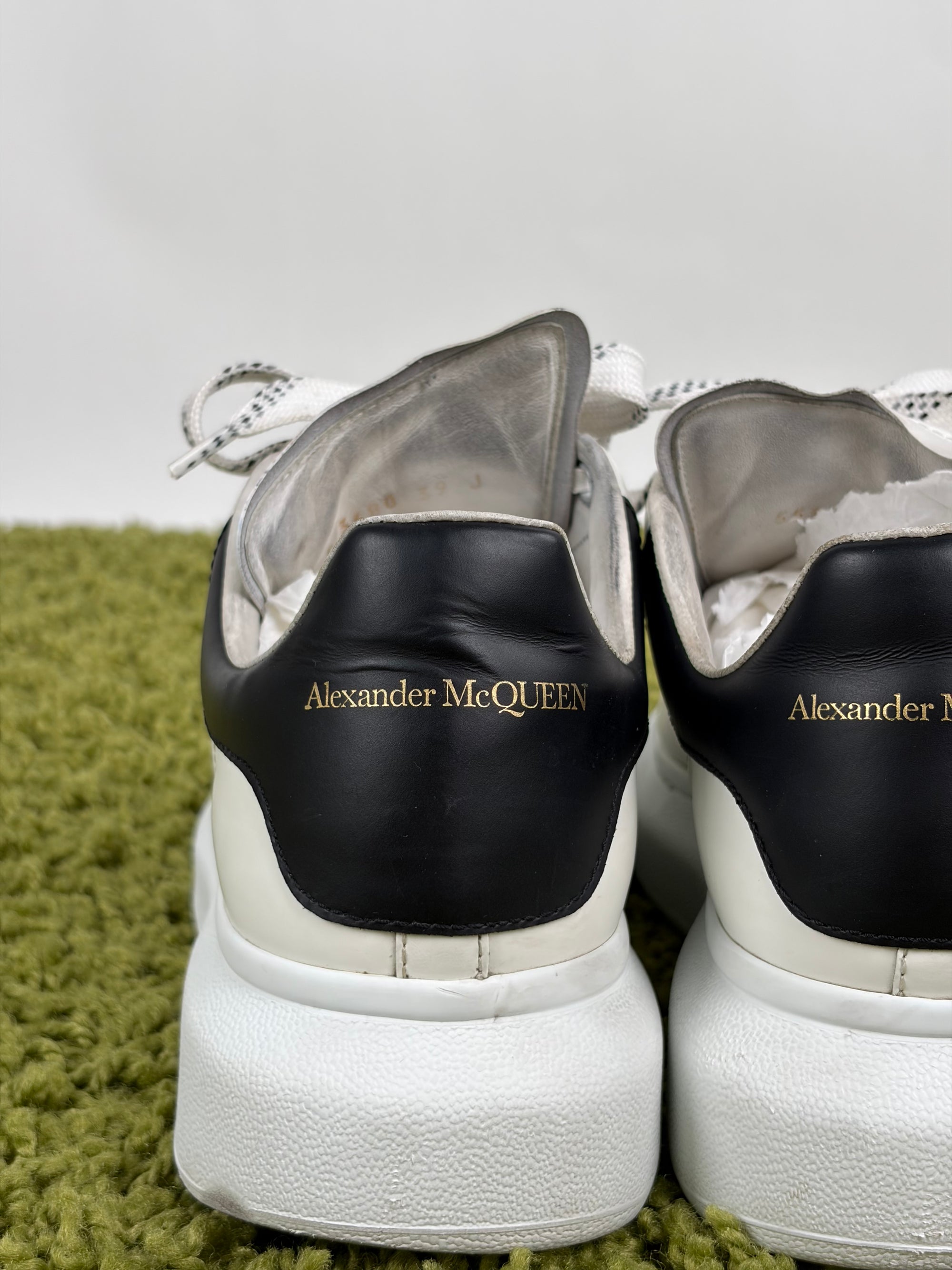 Mcqueen Size 39 bianche e nere