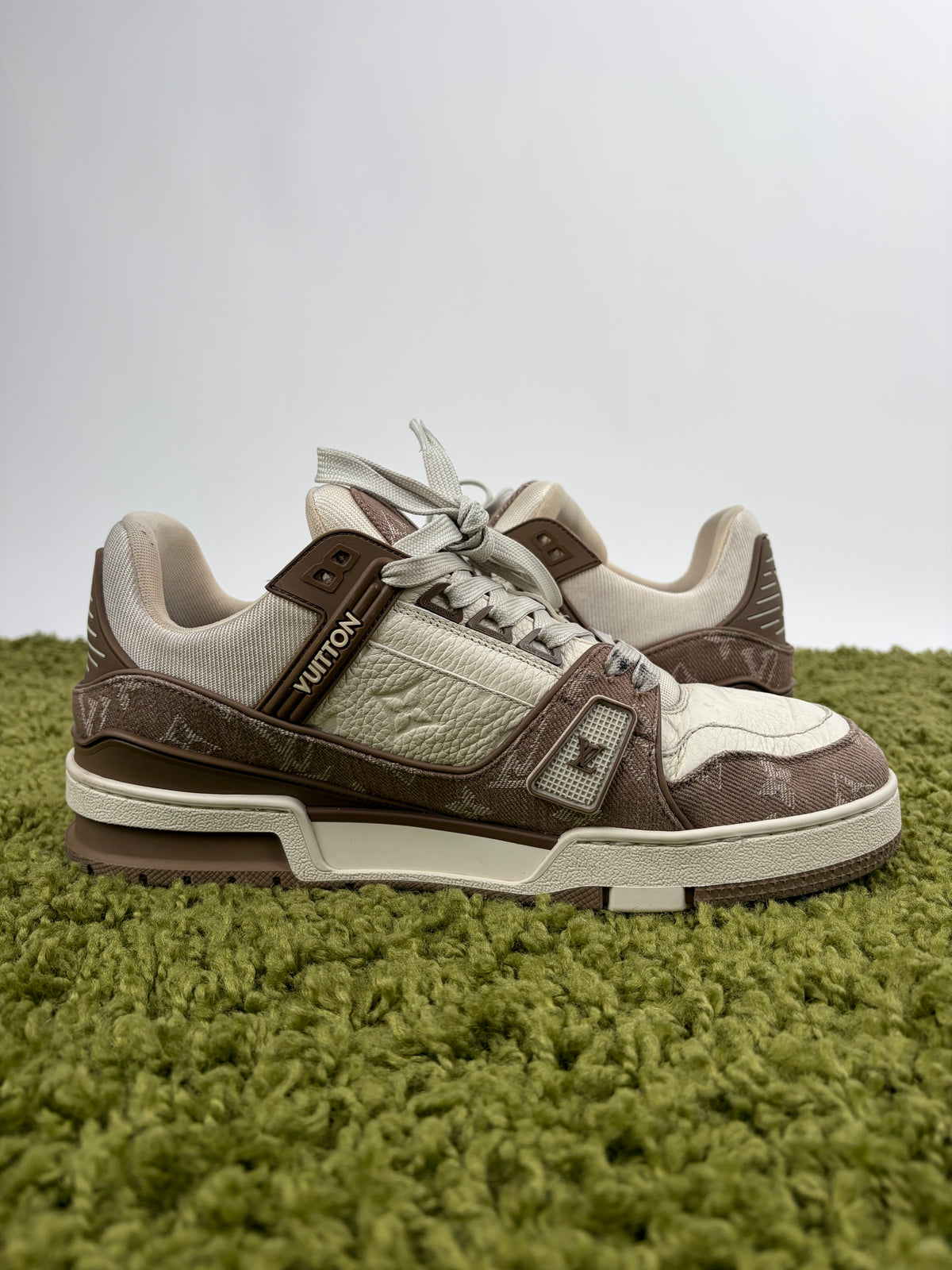 Louis Vuitton Trainer in Denim Marrone 7.5