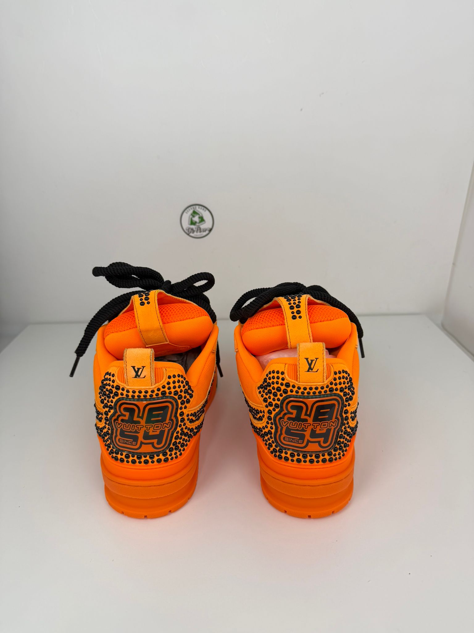 Louis Vuitton skate arancione 7=41 veste 42