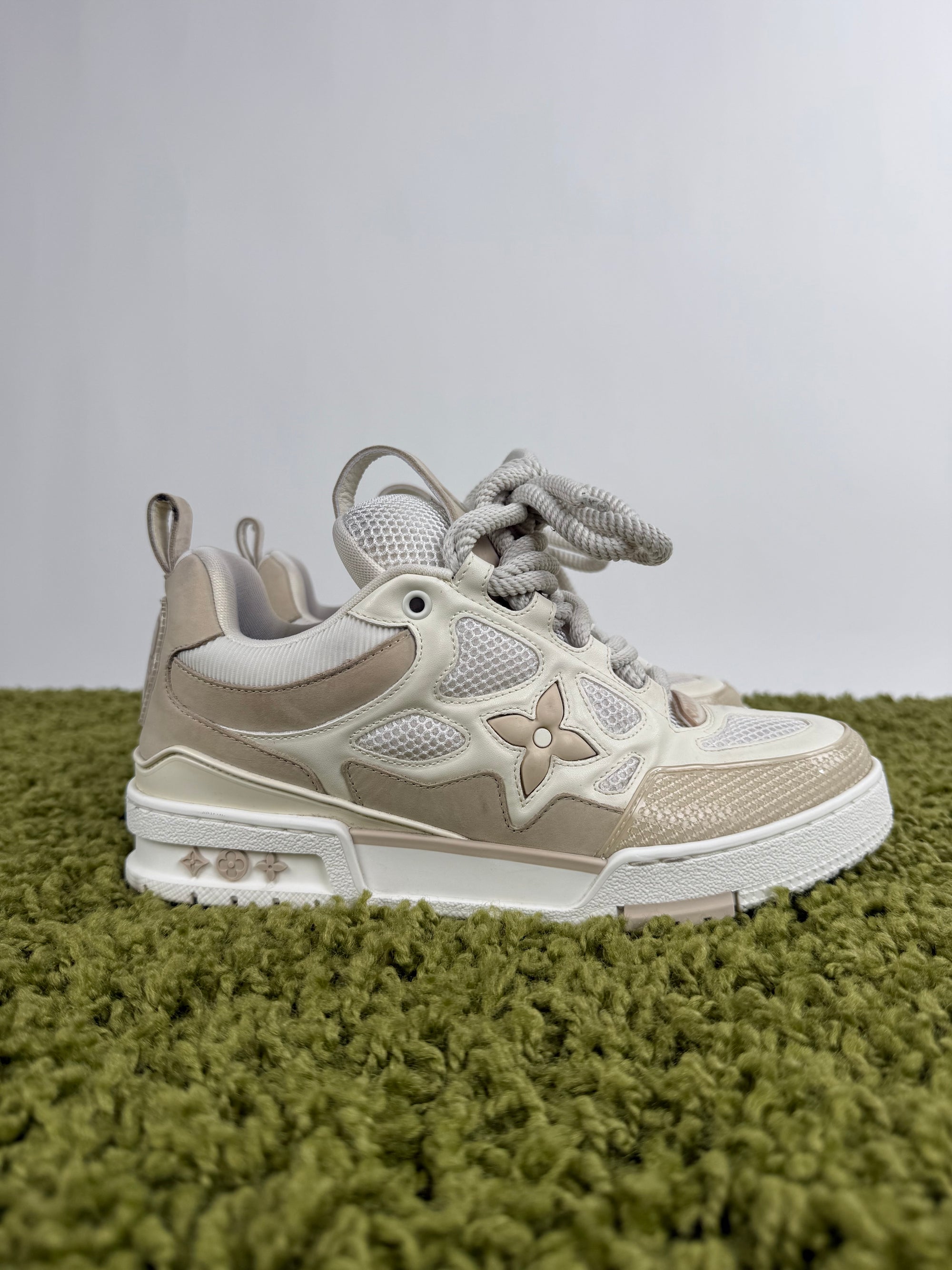 Louis Vuitton Skate beige 6.5