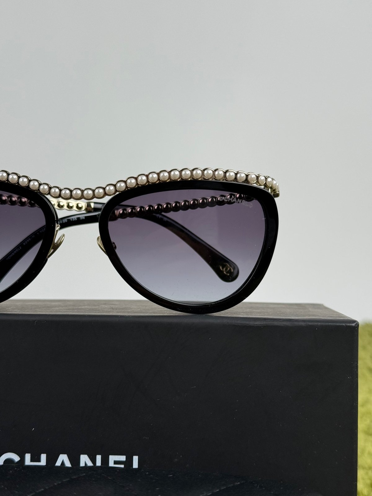 Occhiali da sole Cat-eye Chanel Nero - Second Hand Di Fiore