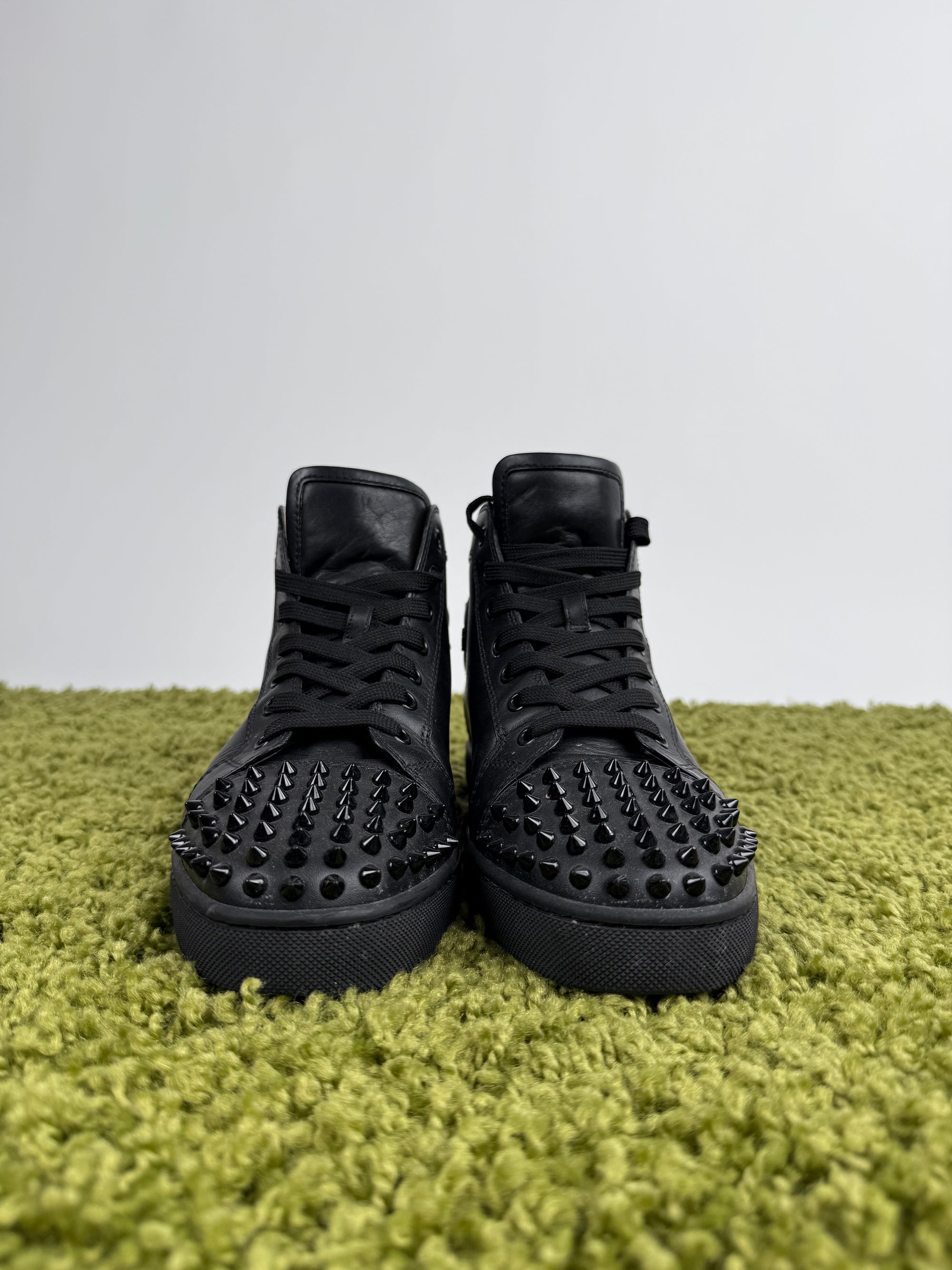 Christian Louboutin Spikes in Pelle Nera 40