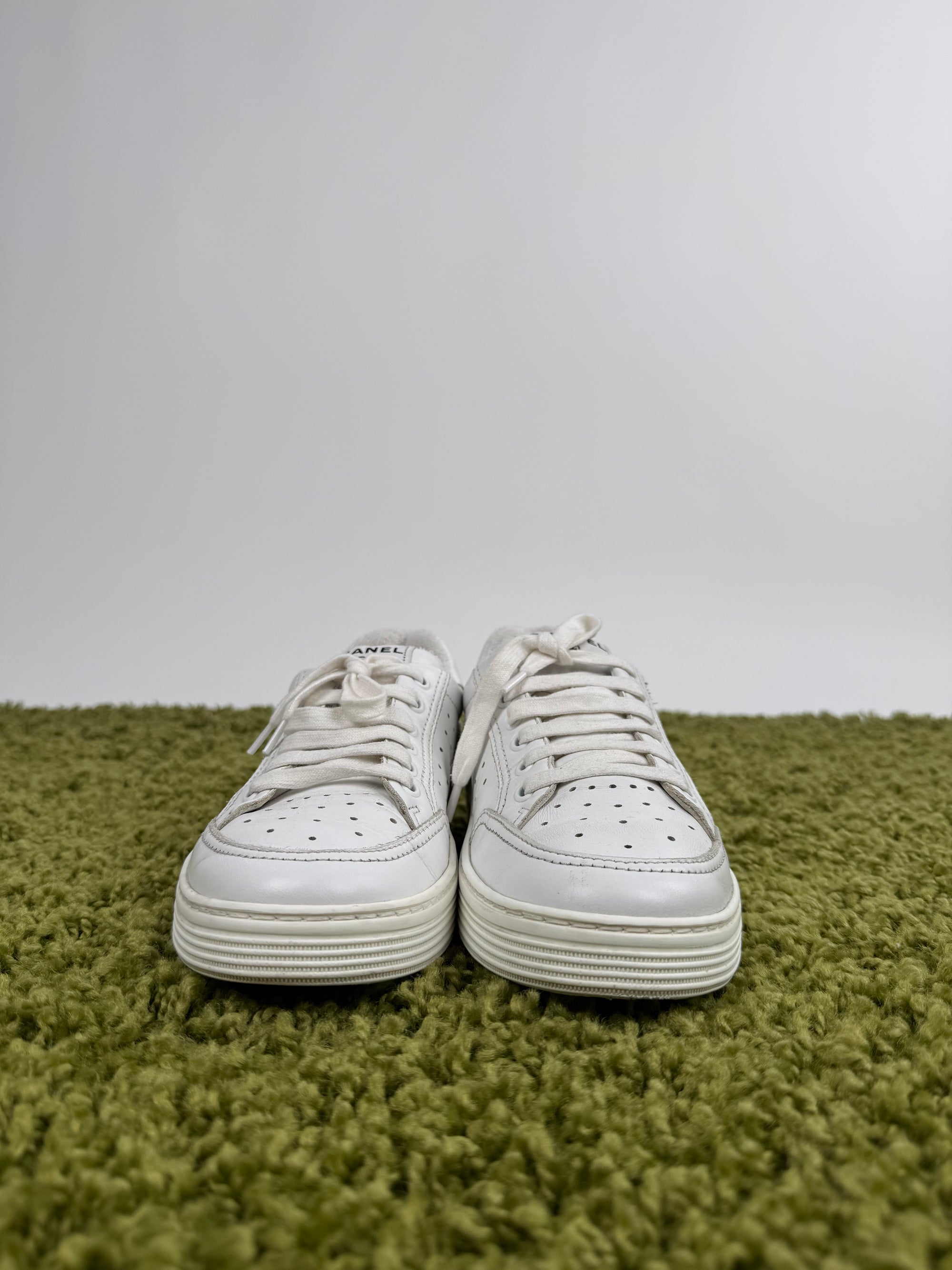 Chanel Low Sneaker 38.5