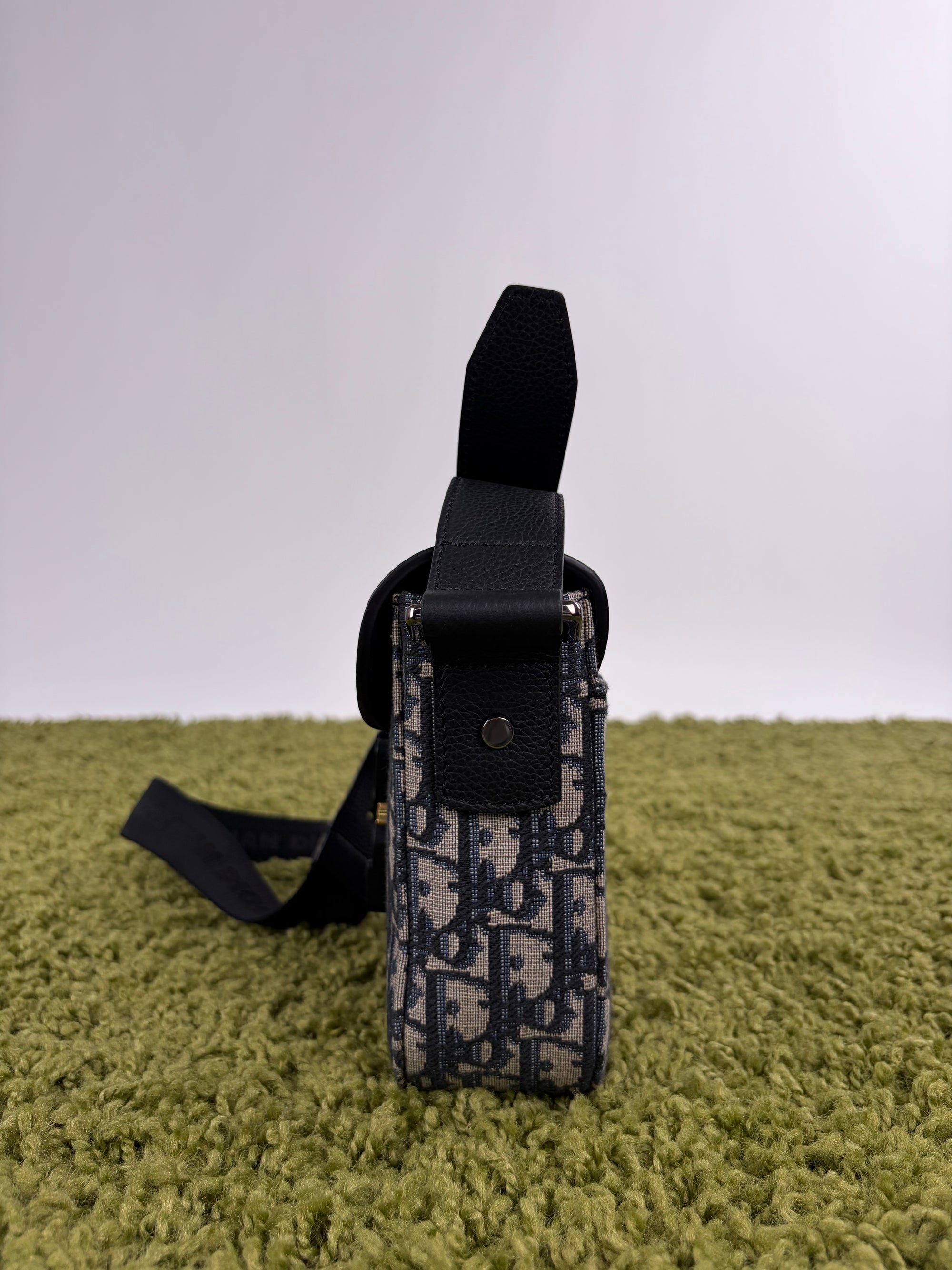 Borsello Dior Monogram blu e grigio