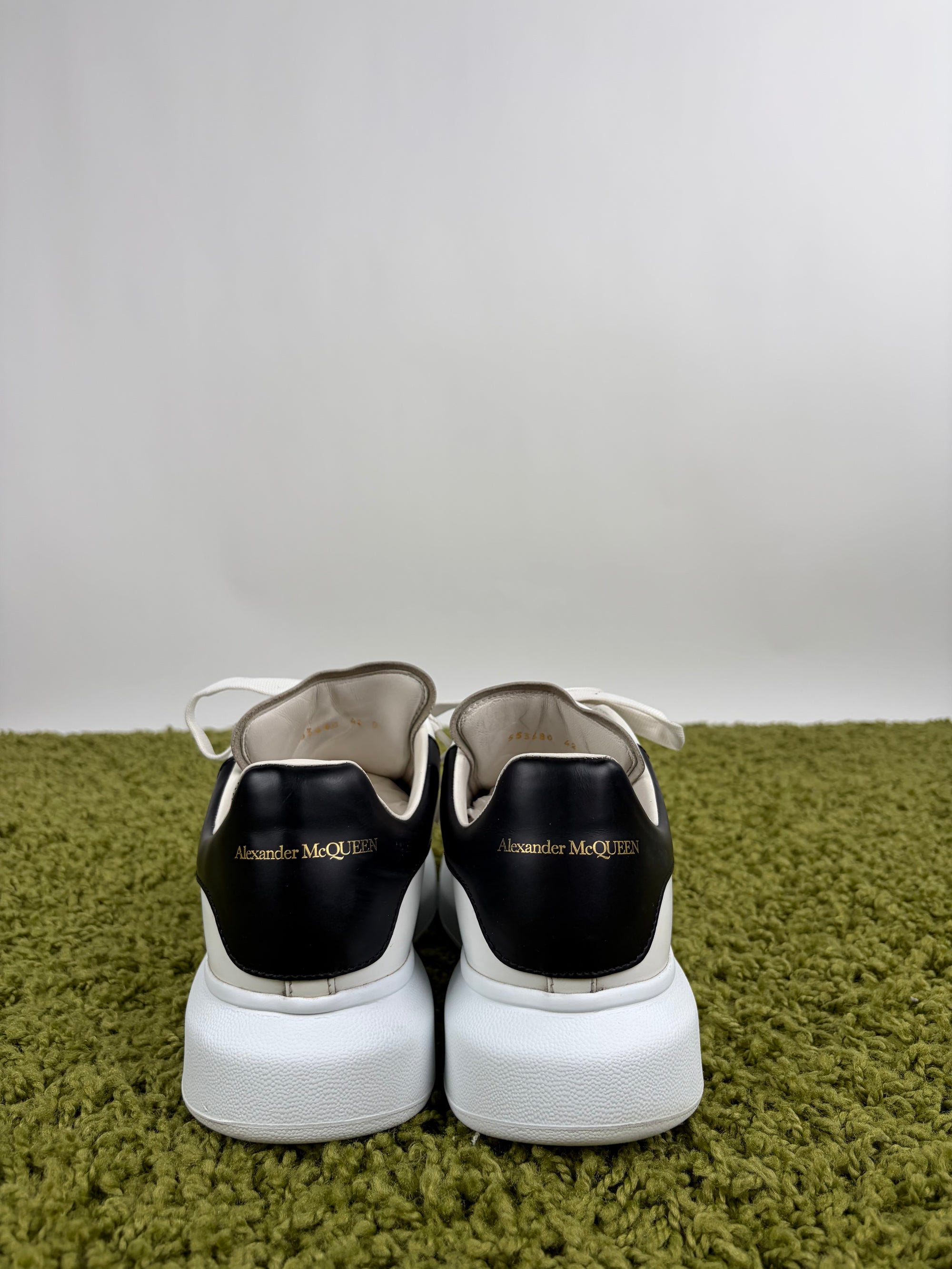 Mcqueen Size 42 bianche e nere