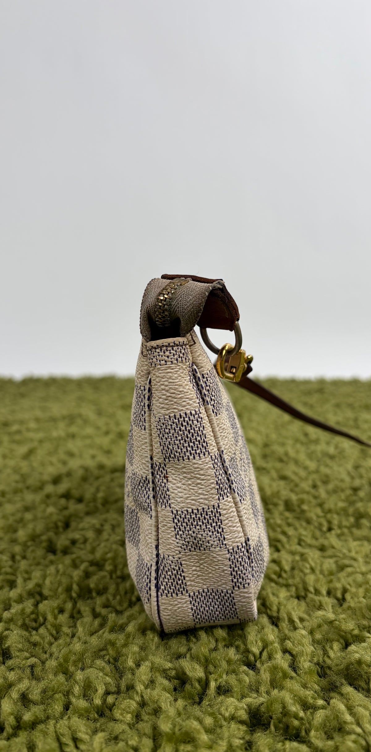 Pochette Accessories Louis Vuitton  in tela Damier Azur Bianca Monogram
