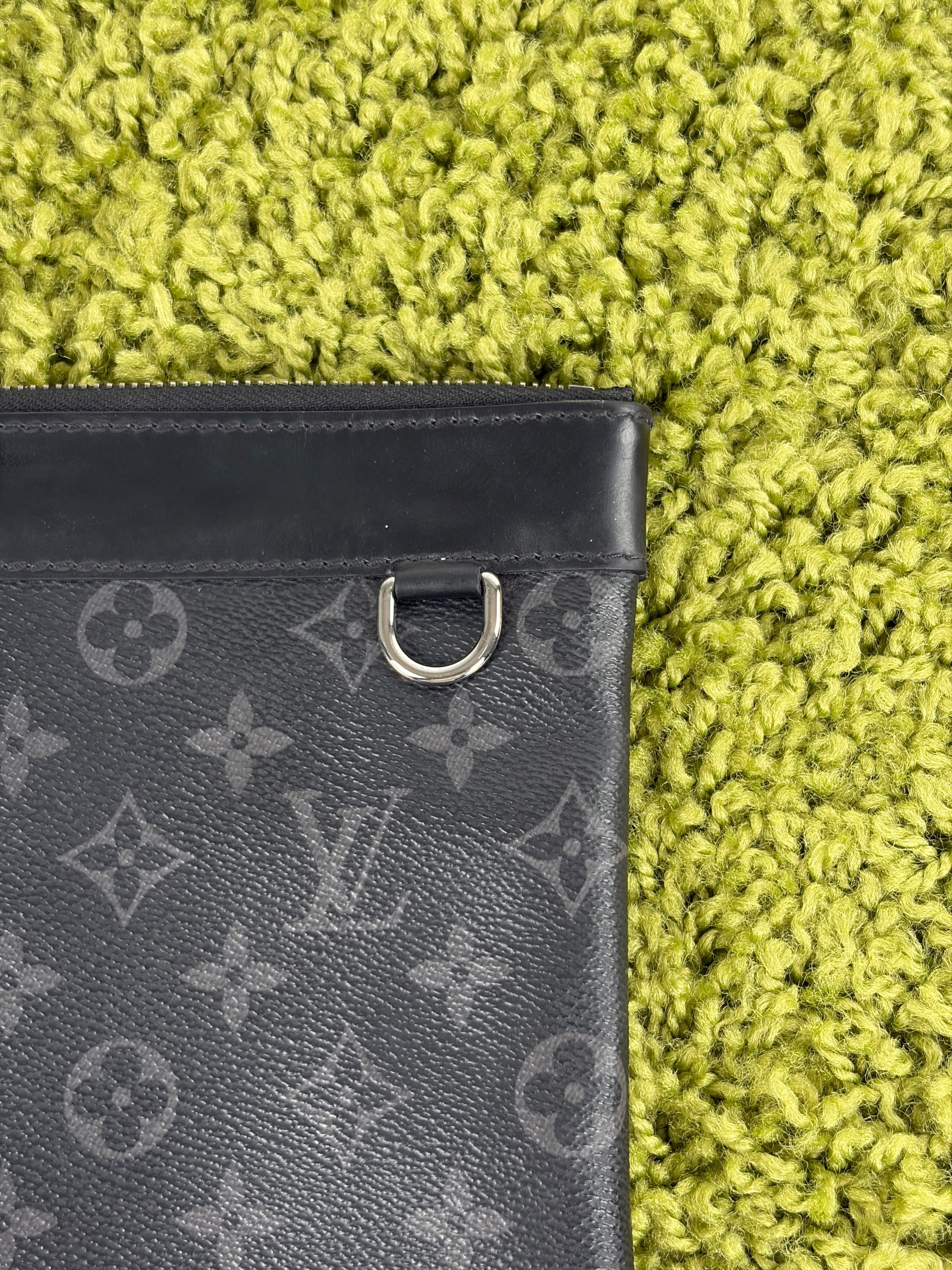 Pochette Louis vuitton voyage nera