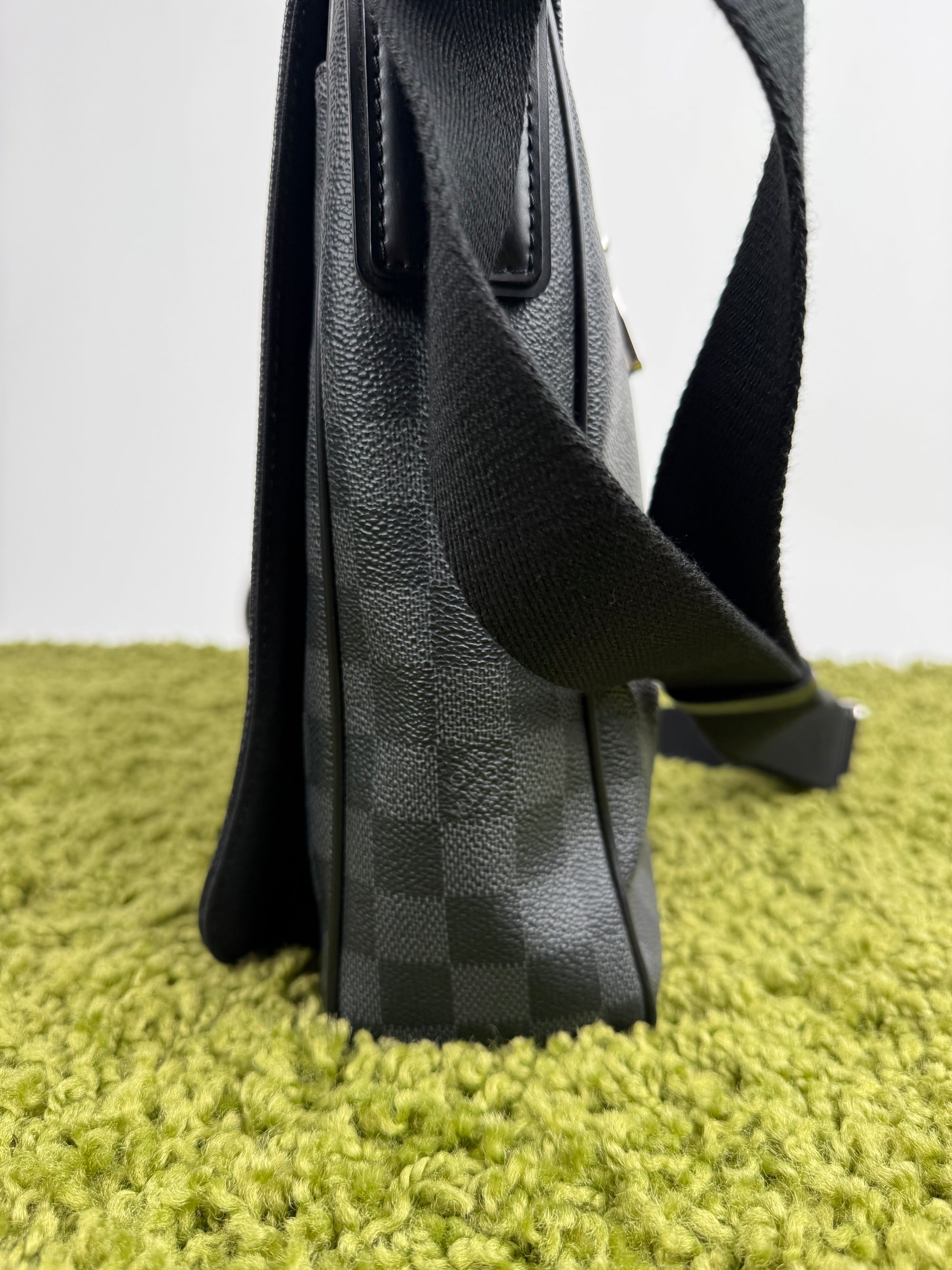 Borsello Messenger District Louis Vuitton Grigio