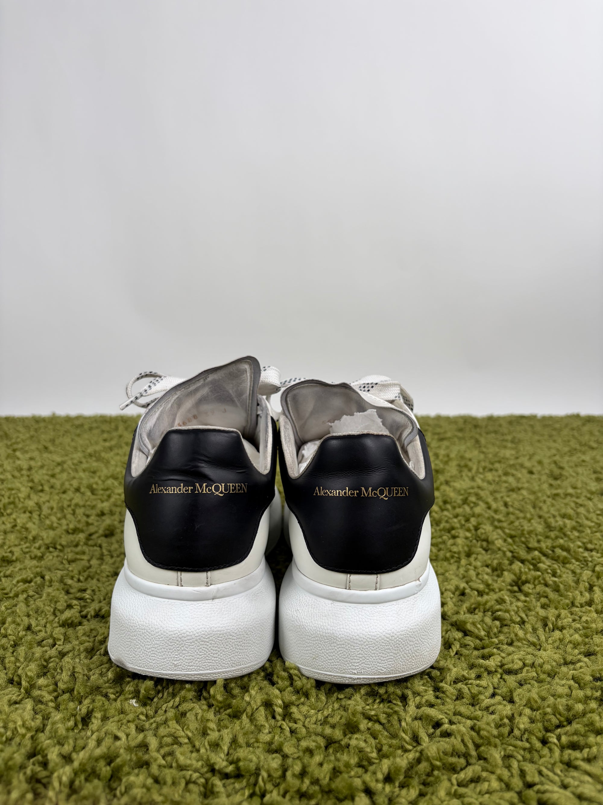 Mcqueen Size 39 bianche e nere