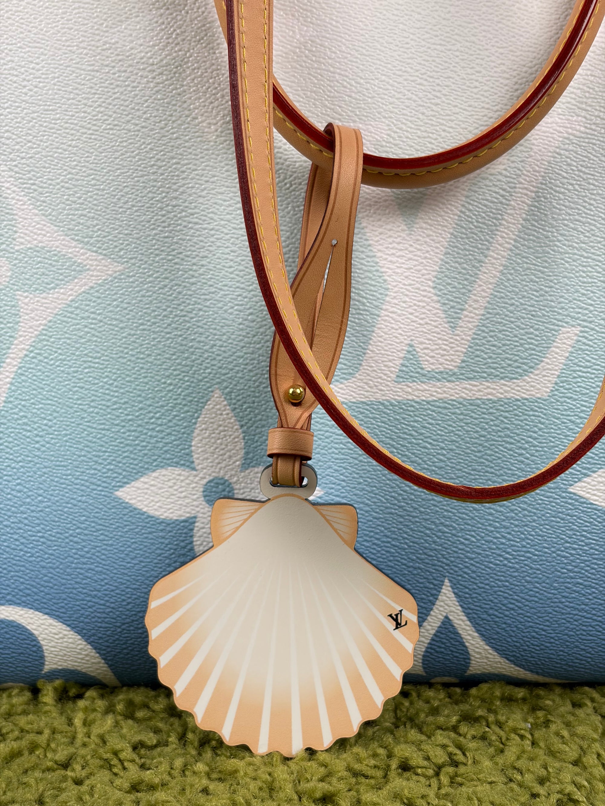Borsa Louis Vuitton OnTheGo azzurra bianca e gialla