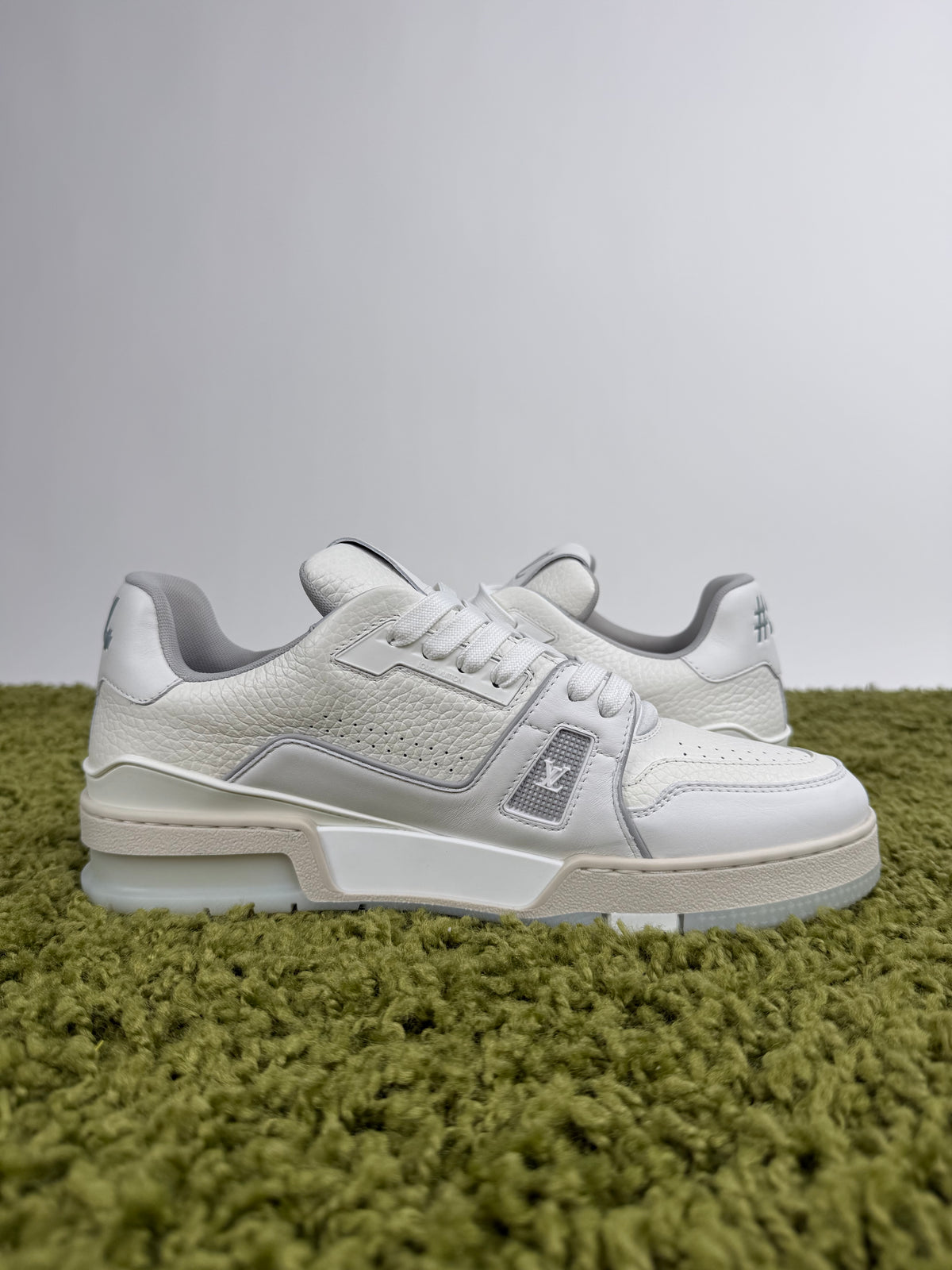 Louis Vuitton Trainer Bianca 7.5