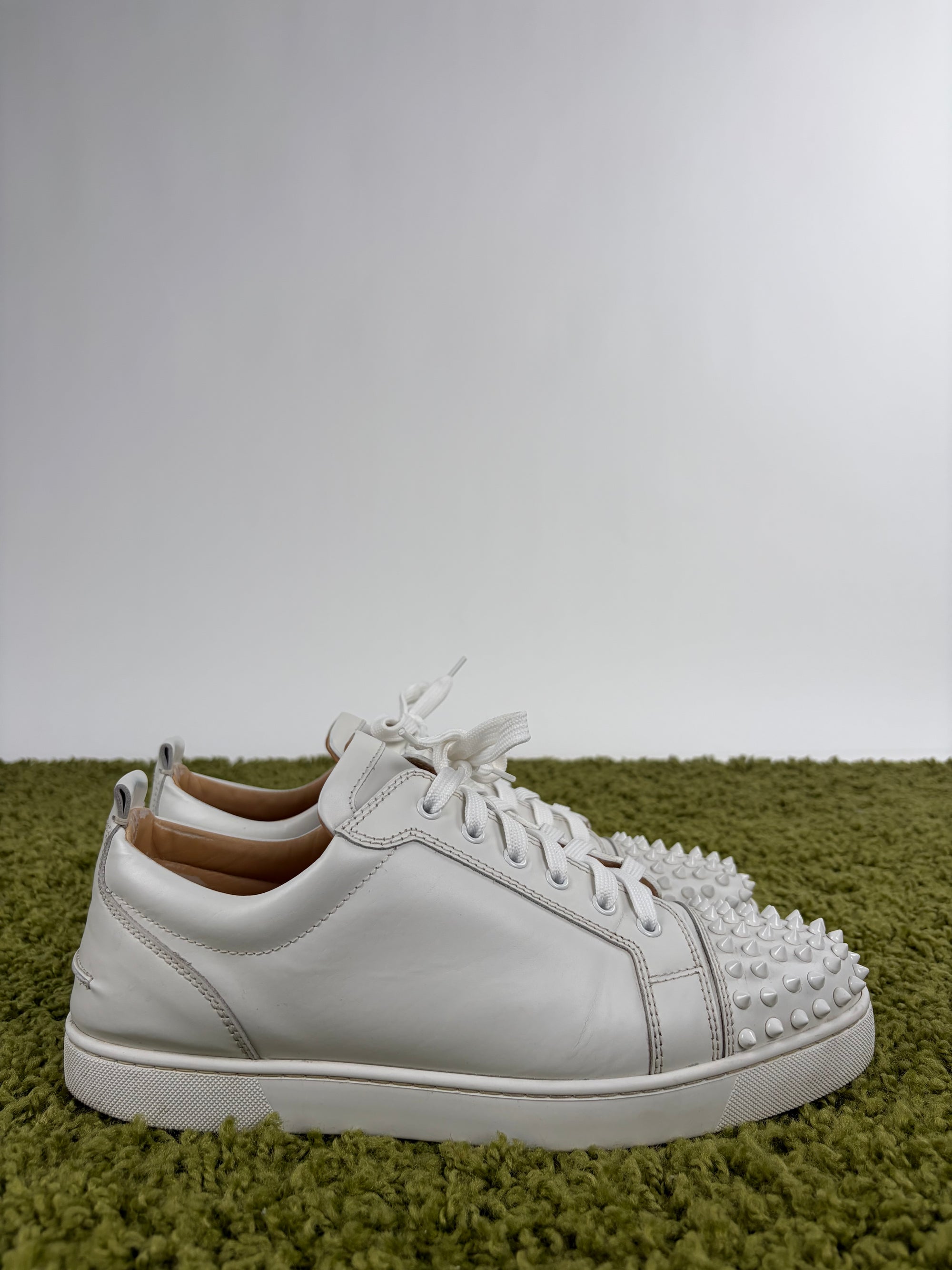 Louboutin basse Size 44.5 bianche