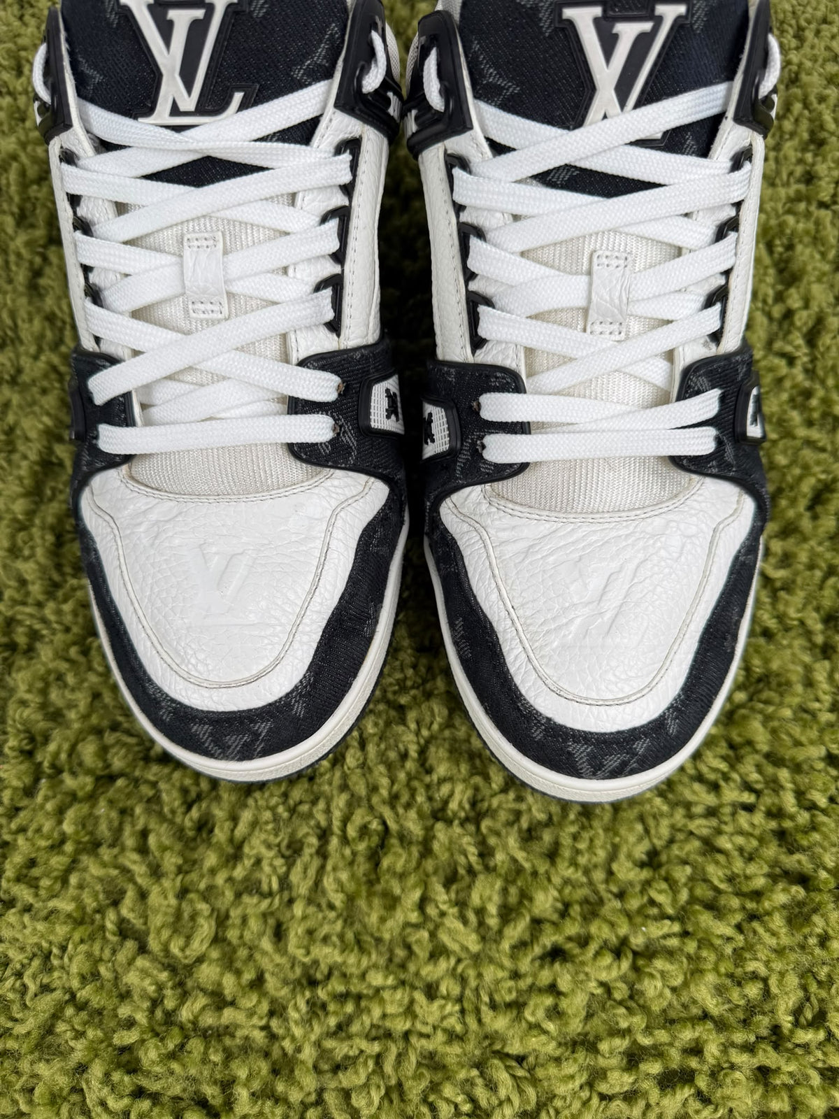 Louis Vuitton Trainer in Denim Nero 6.5