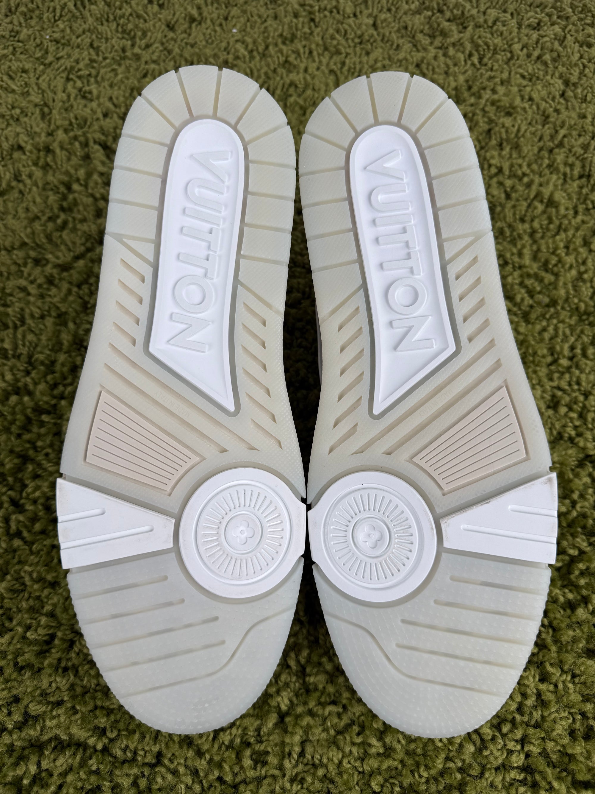 Louis Vuitton Trainer Bianca 11