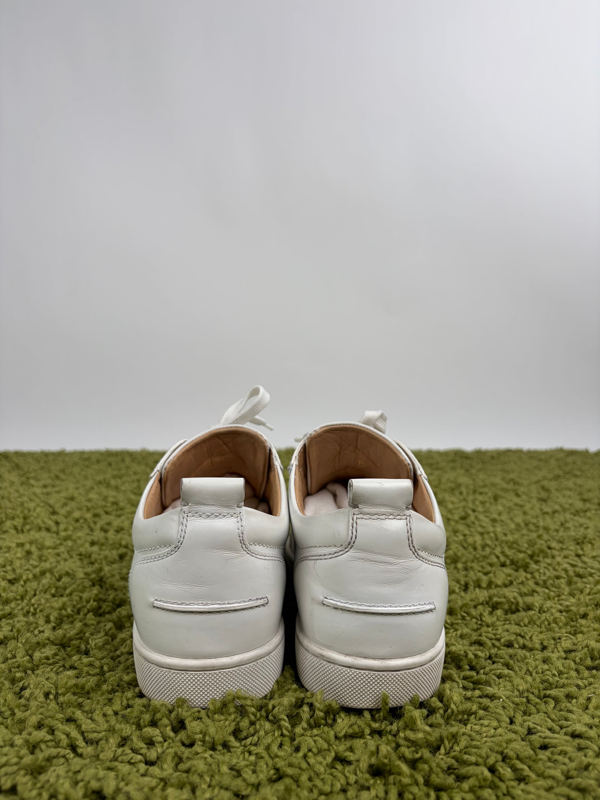 Louboutin basse Size 39 bianche