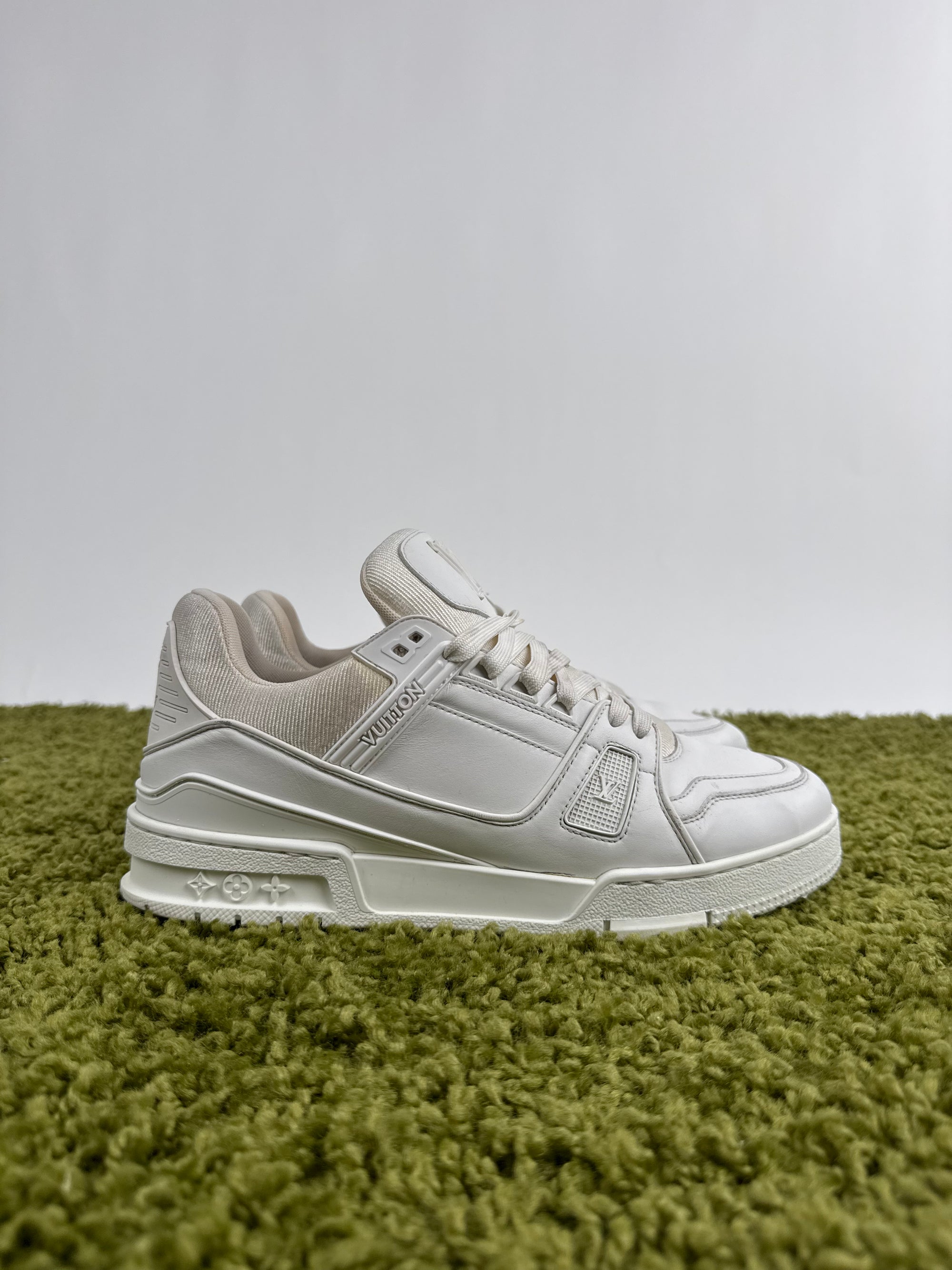 Louis Vuitton Trainer 42 veste 43