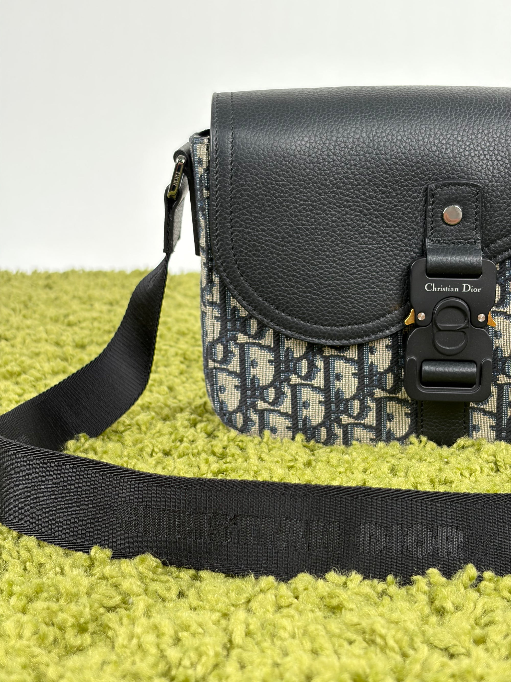 Borsello Dior Monogram blu e grigio