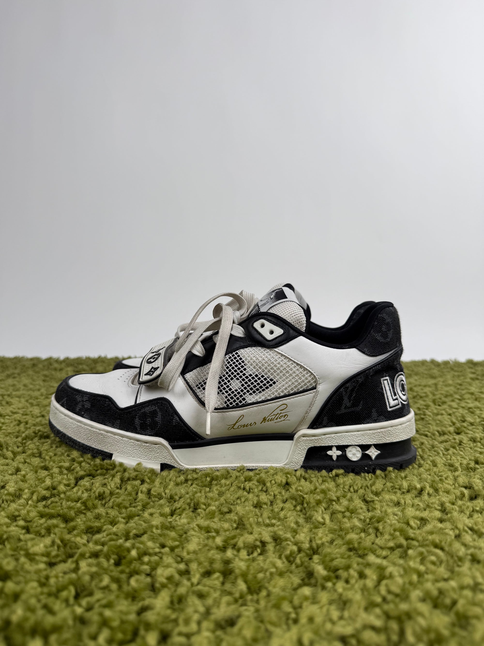 Louis Vuitton Trainer 42 veste 43