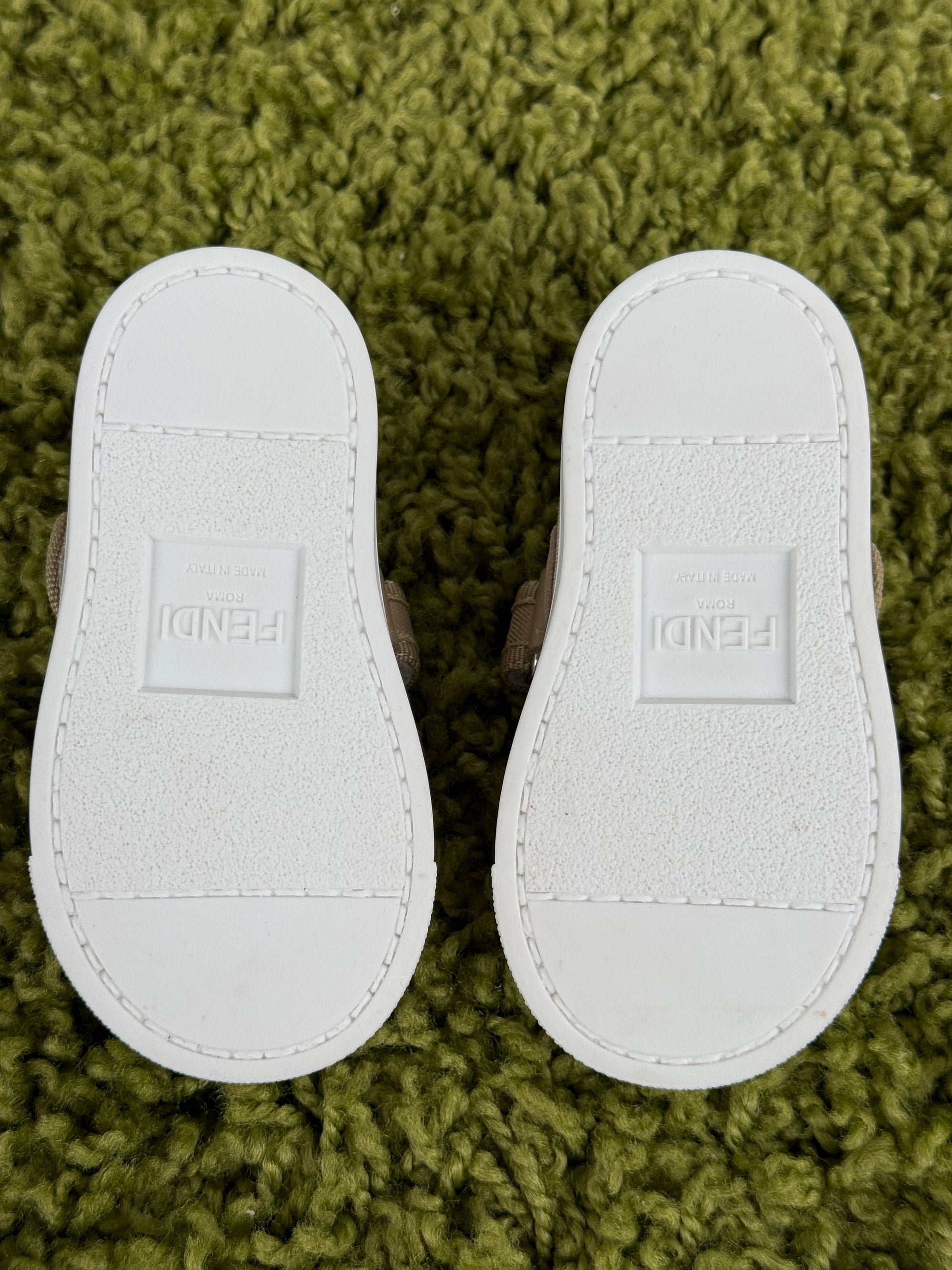 Fendi Kids Sneaker Beige  19