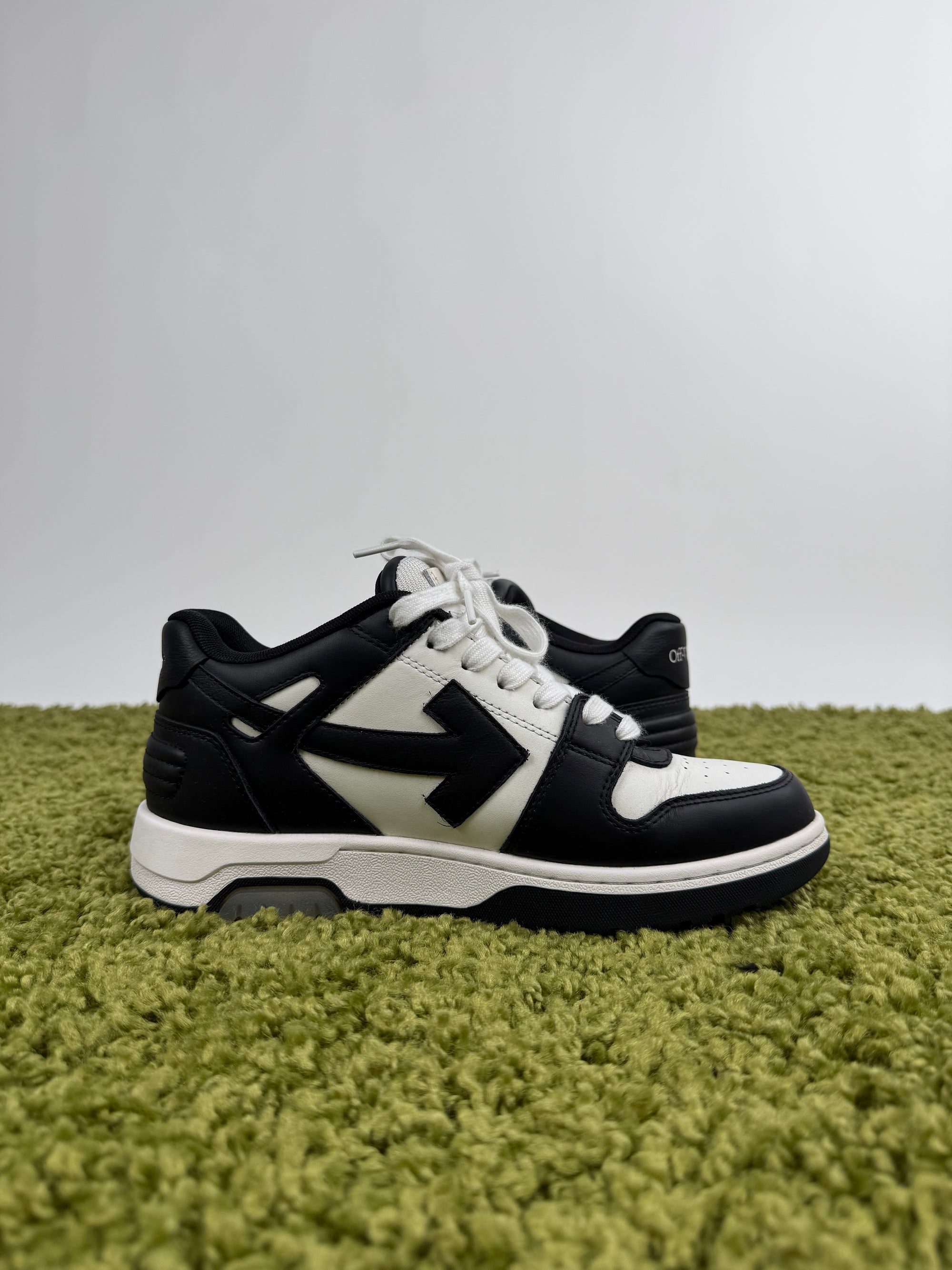 Off White Out Of Office 40