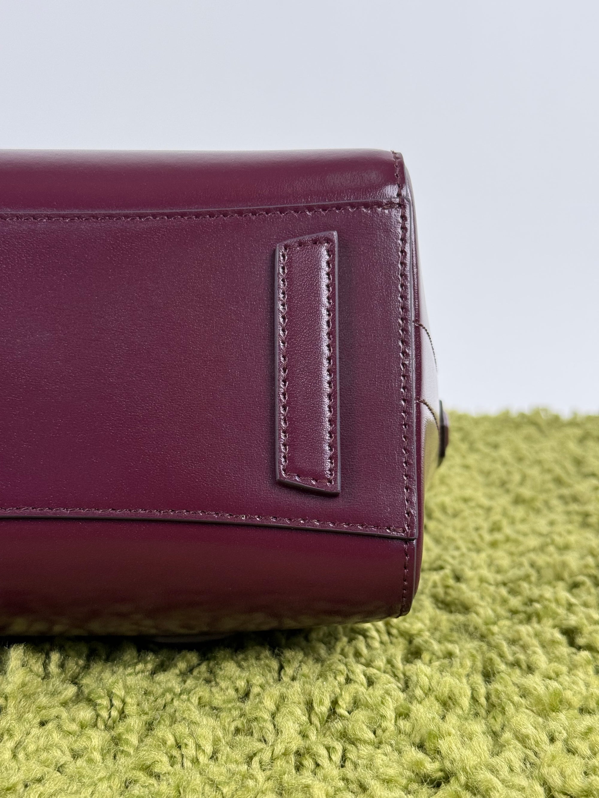 Borsa Mini Antigona Lock Bag Givenchy Bordeaux