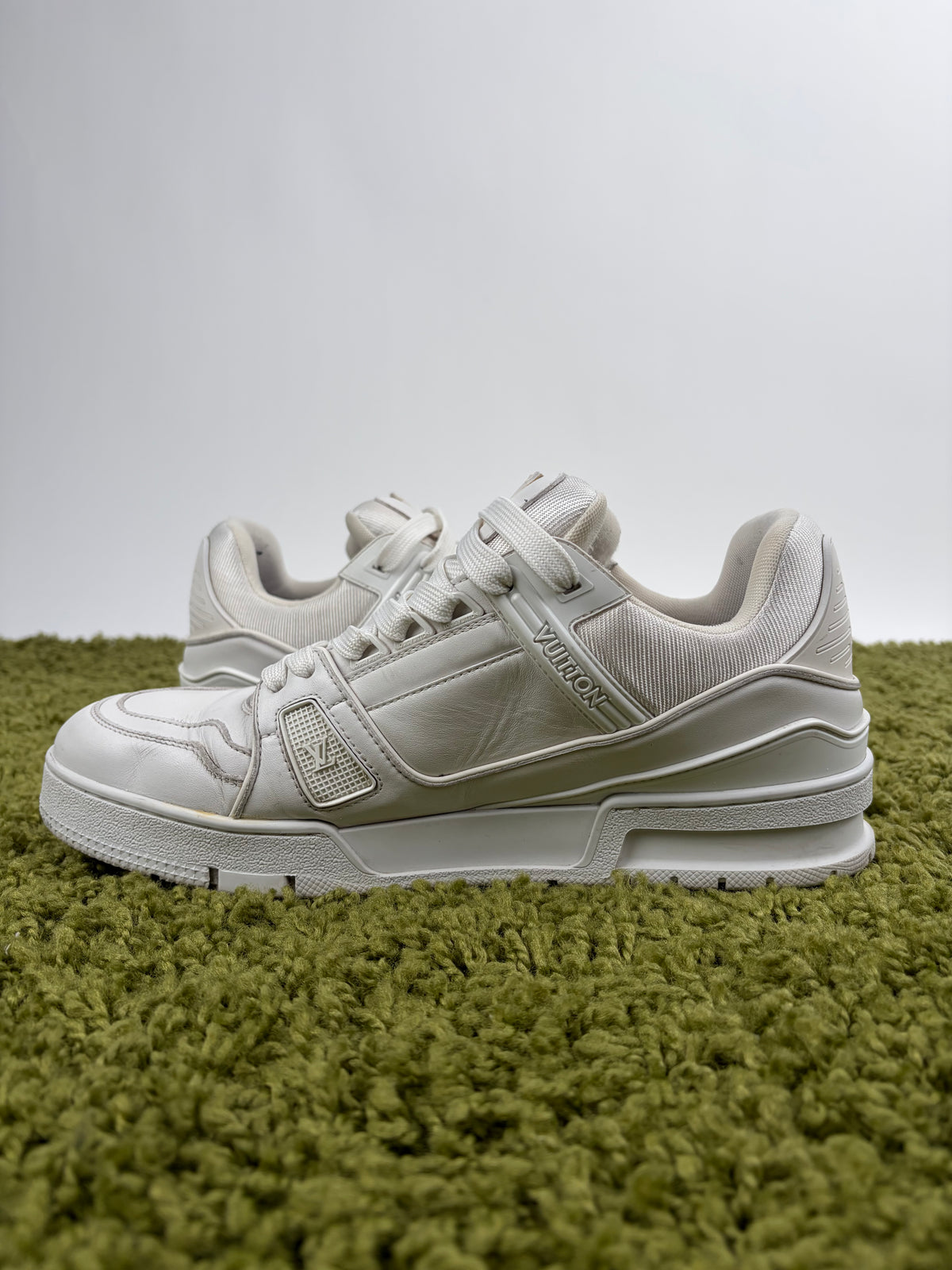 Louis Vuitton Trainer Bianca 8.5