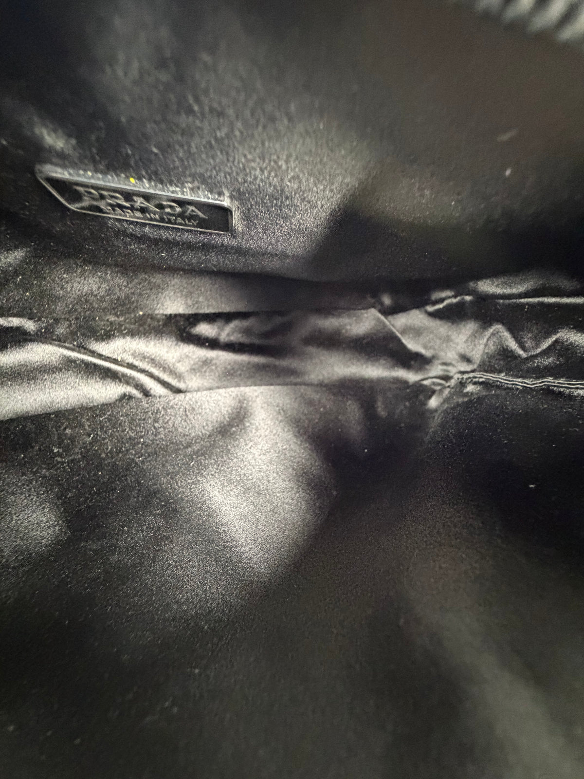 Borsa Prada Re Edition Nera con Cristalli