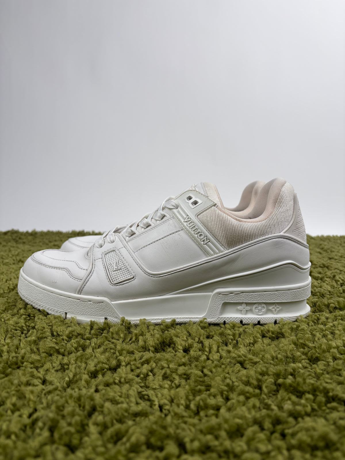Louis Vuitton Trainer Bianca 8.5
