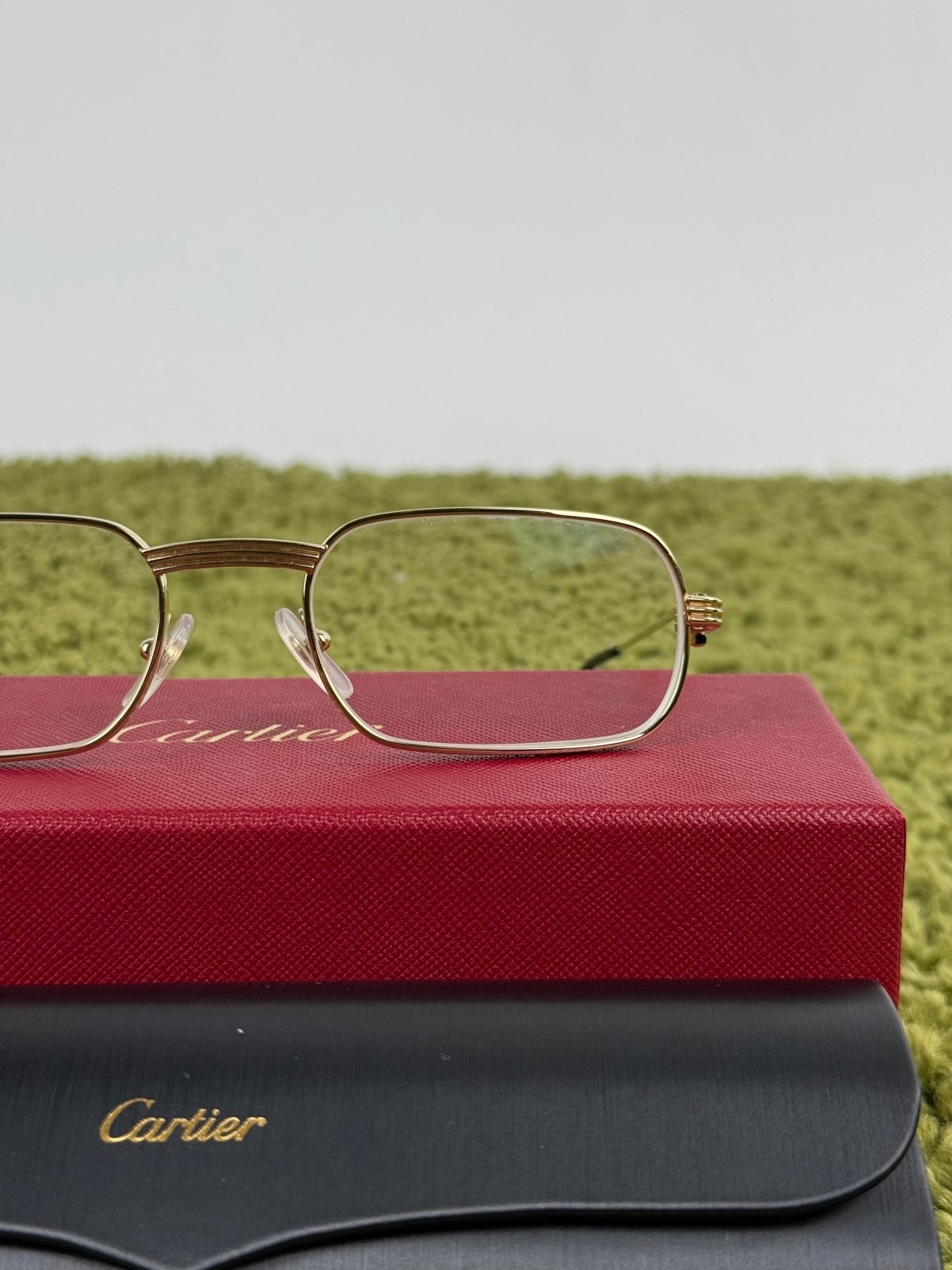 Occhiali Cartier Con aste oro e nere - Second Hand Di Fiore
