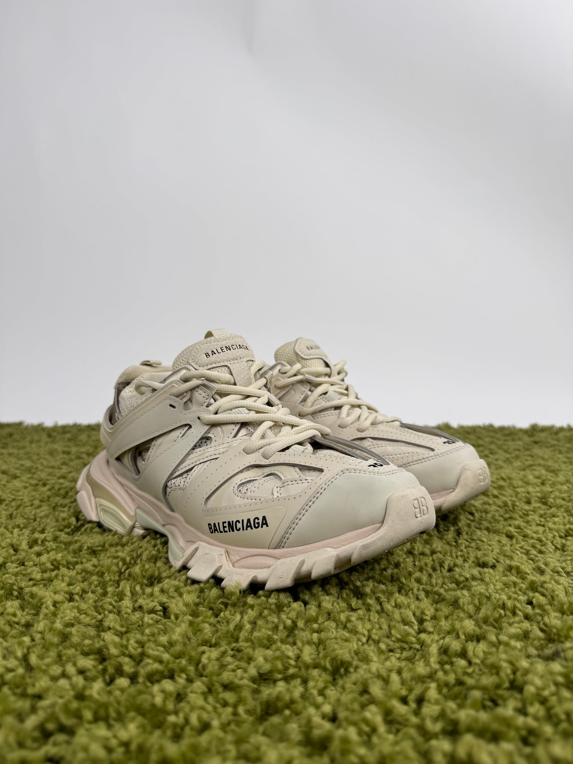 Balenciaga Track 39